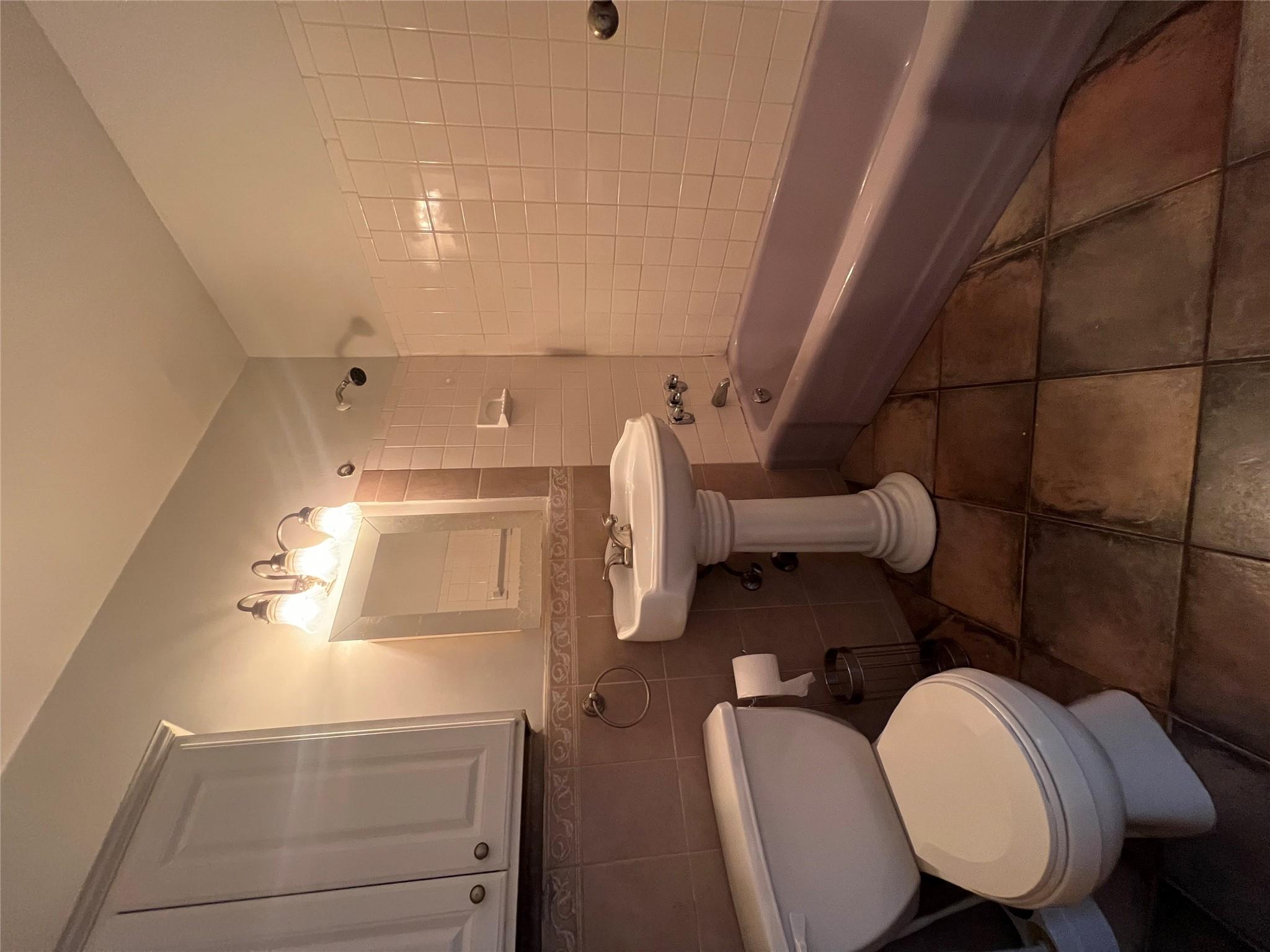 #8 photo, 1853 Central Park Avenue, Yonkers , NY 10710