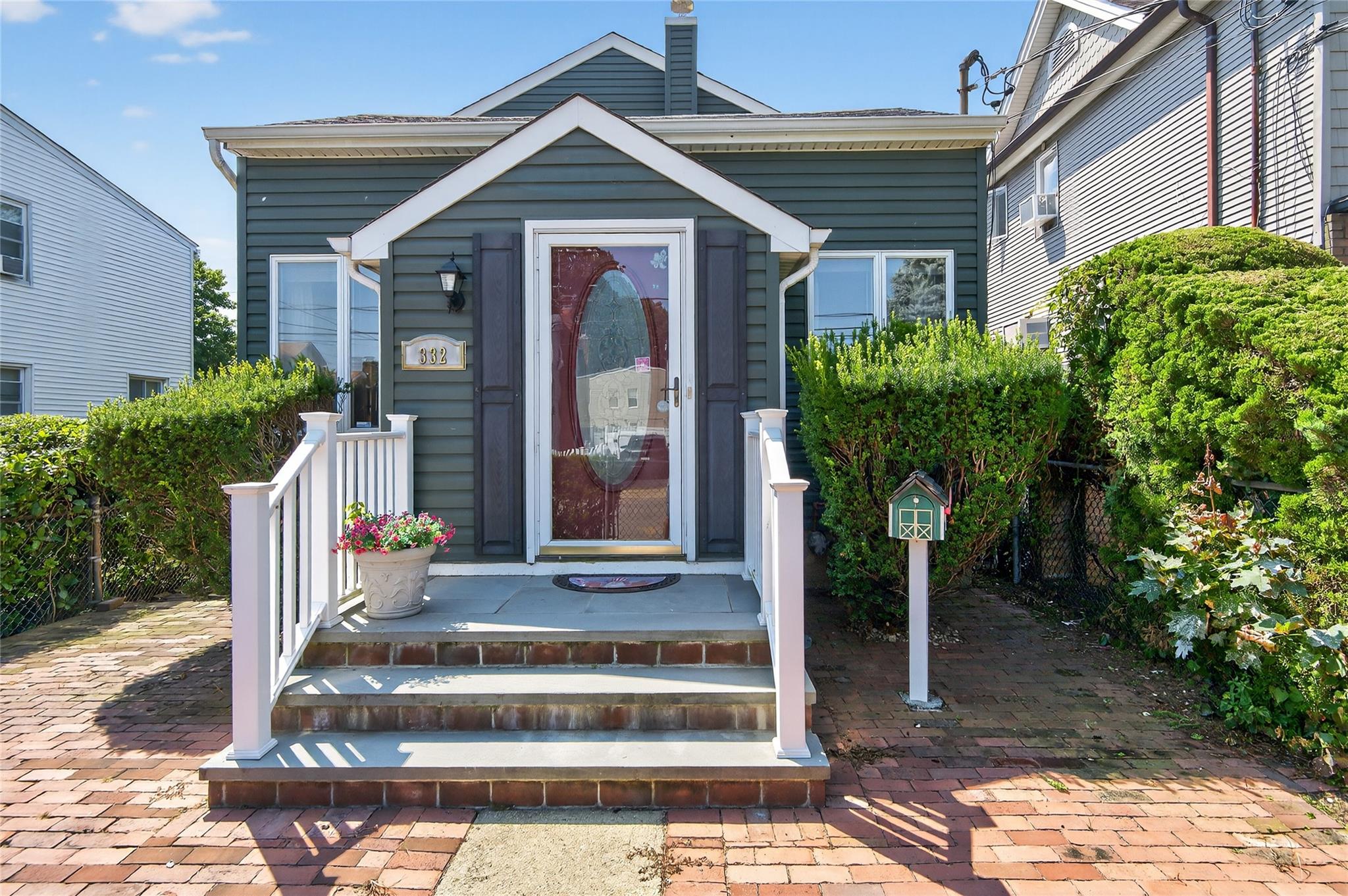 #1 photo, 332 Mineola Avenue, Carle Place , NY 11514