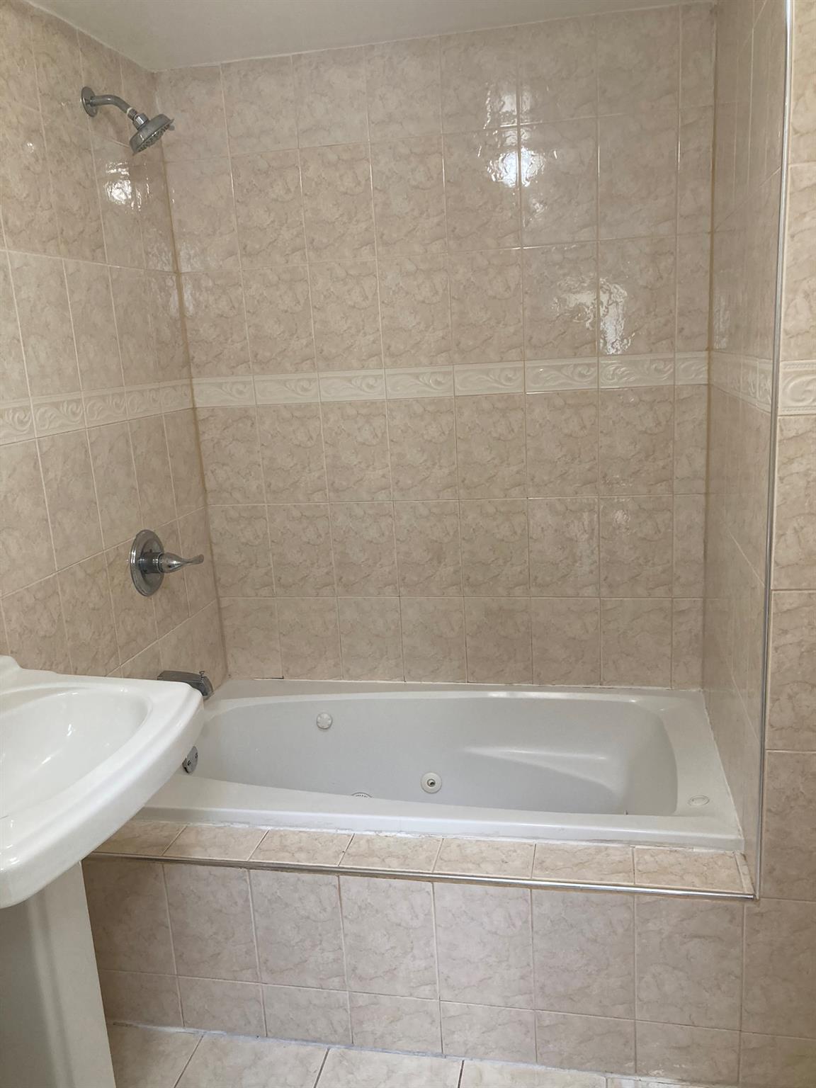 #4 photo, 745 Centerwood Street, West Babylon , NY 11704