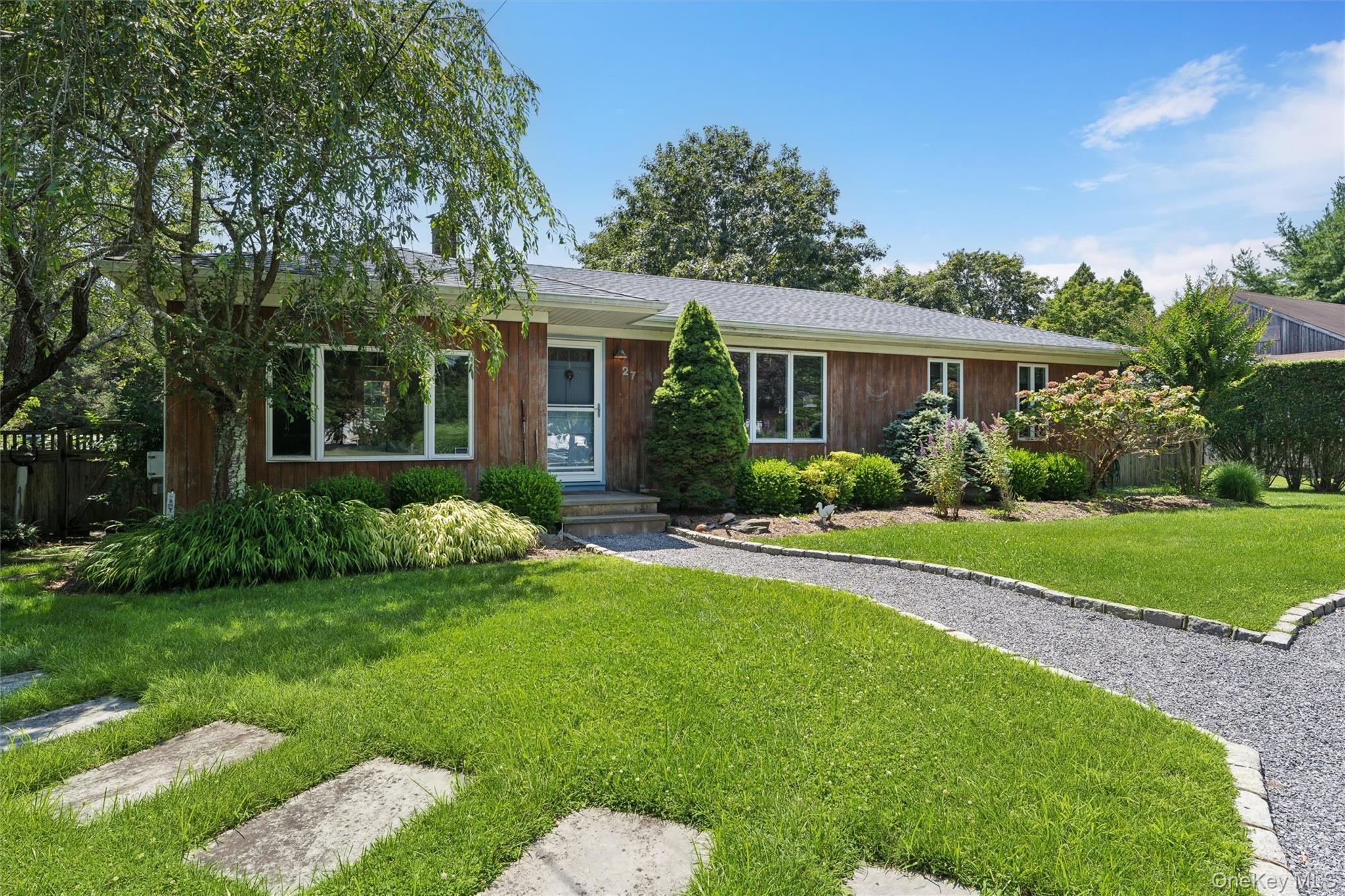 #1 photo, 27 South Country Road, サフォーク郡 Westhampton , NY 11977