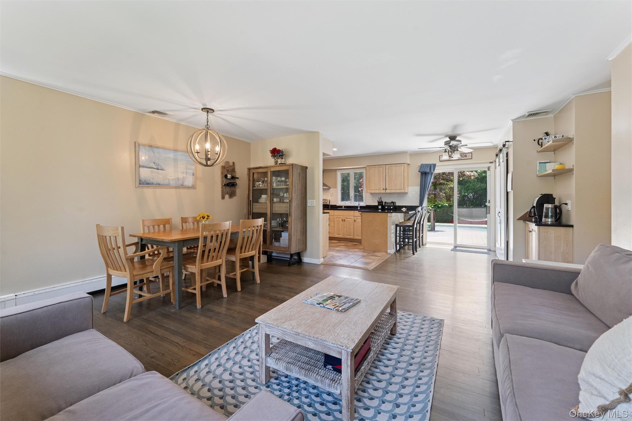 #4 photo, 27 South Country Road, サフォーク郡 Westhampton , NY 11977