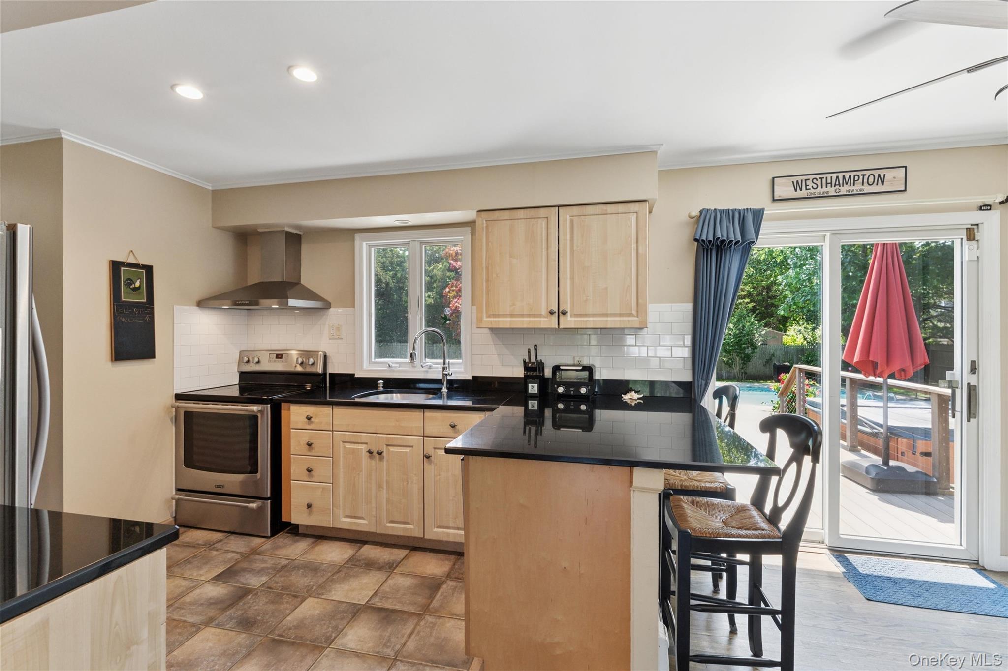 #5 photo, 27 South Country Road, サフォーク郡 Westhampton , NY 11977