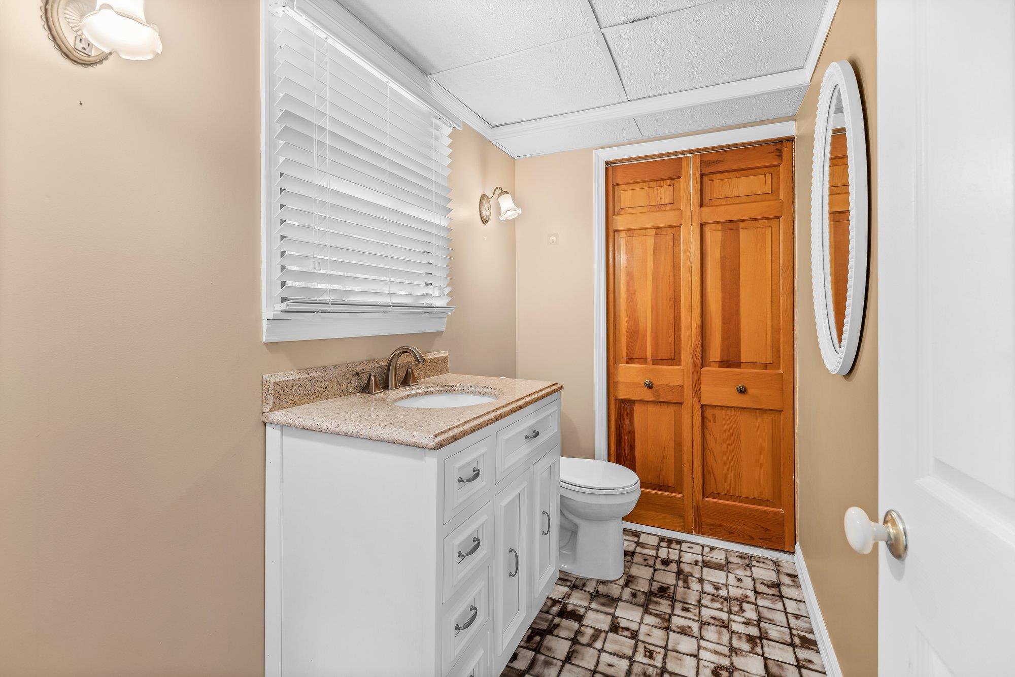 #18 photo, 118 Yale Avenue, Oakdale , NY 11769