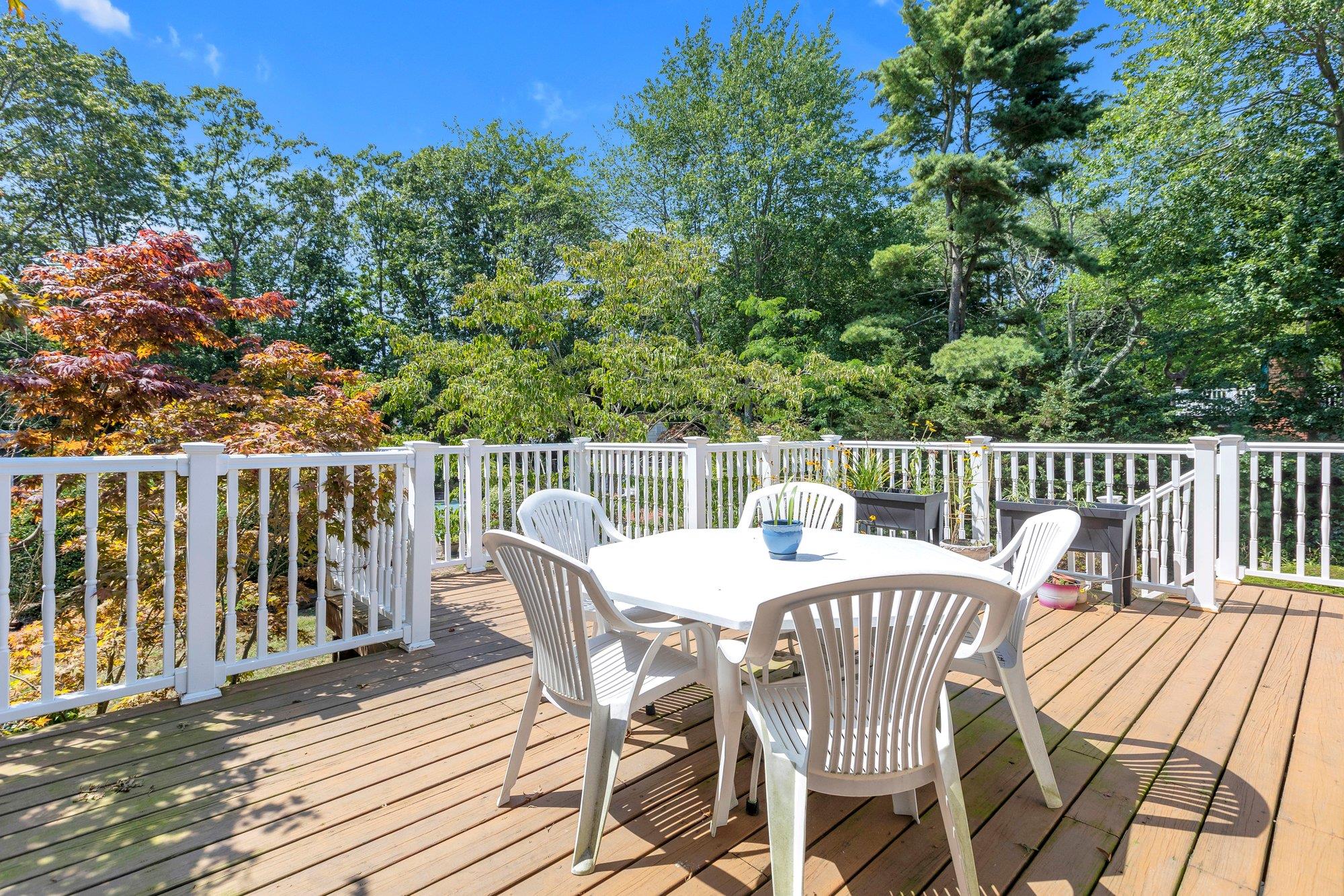 #20 photo, 118 Yale Avenue, Oakdale , NY 11769