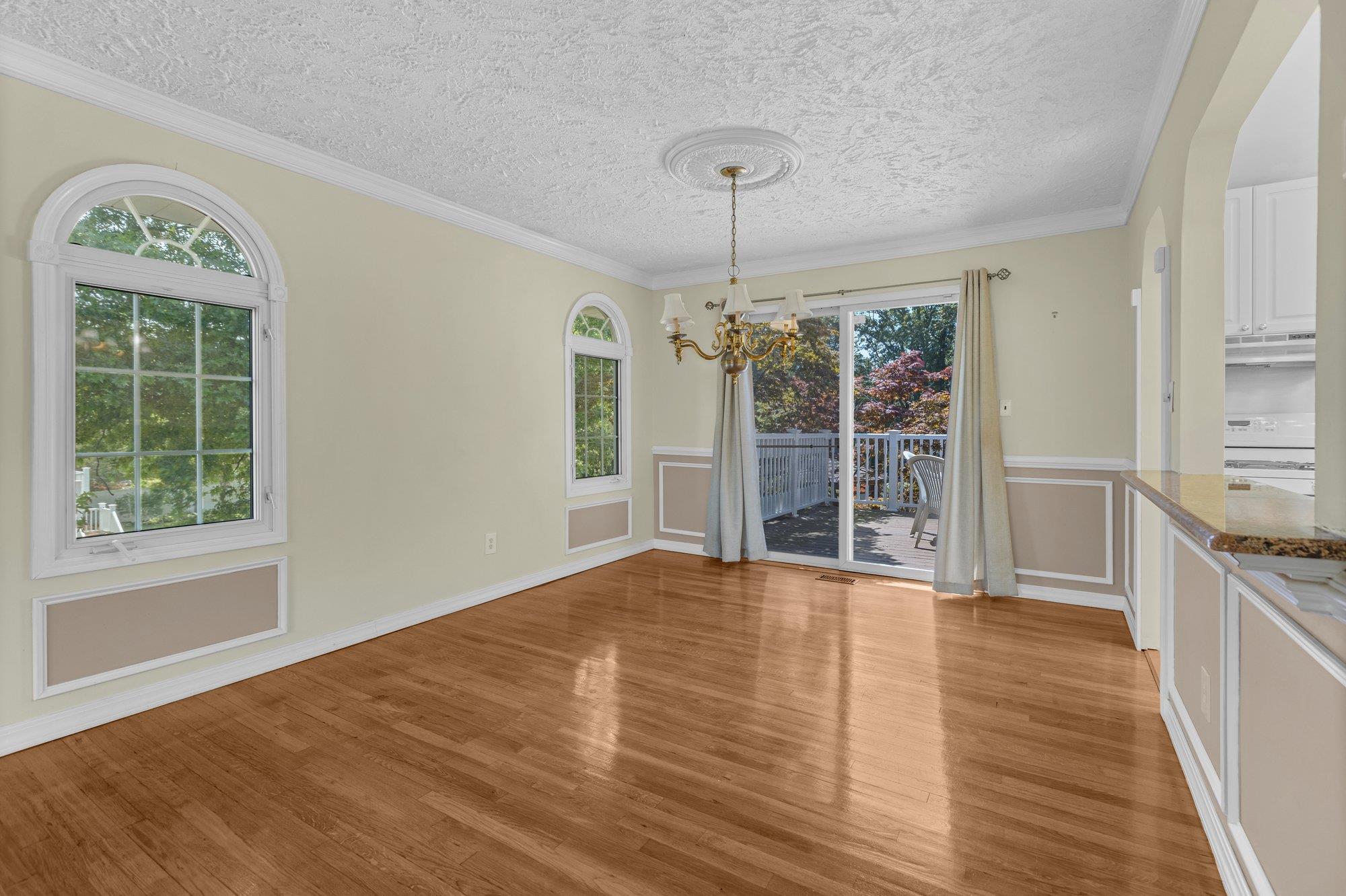 #6 photo, 118 Yale Avenue, Oakdale , NY 11769