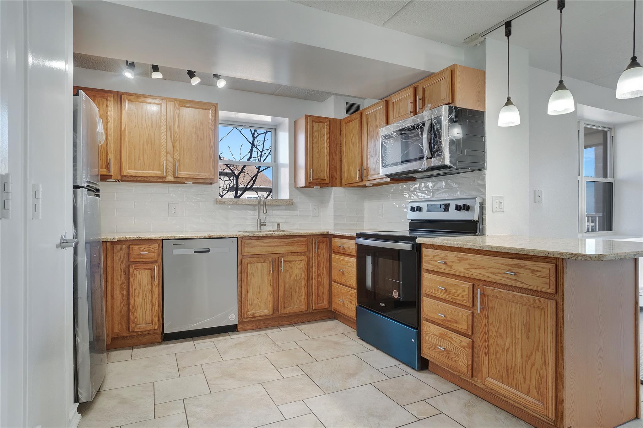 #10 photo, 79-14 Rockaway Beach Boulevard, クイーンズ区 Rockaway Beach , NY 11693