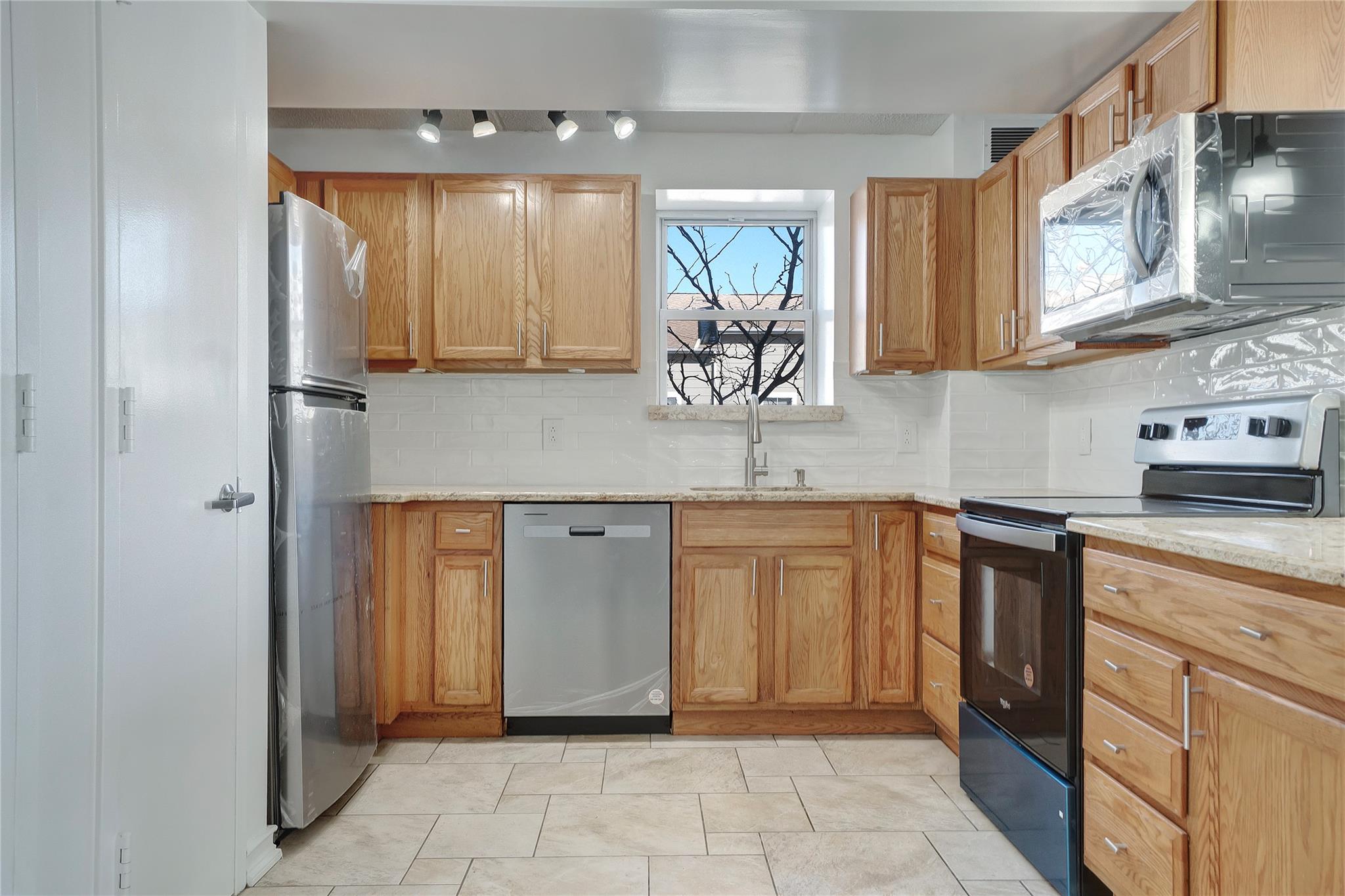 #8 photo, 79-14 Rockaway Beach Boulevard, クイーンズ区 Rockaway Beach , NY 11693