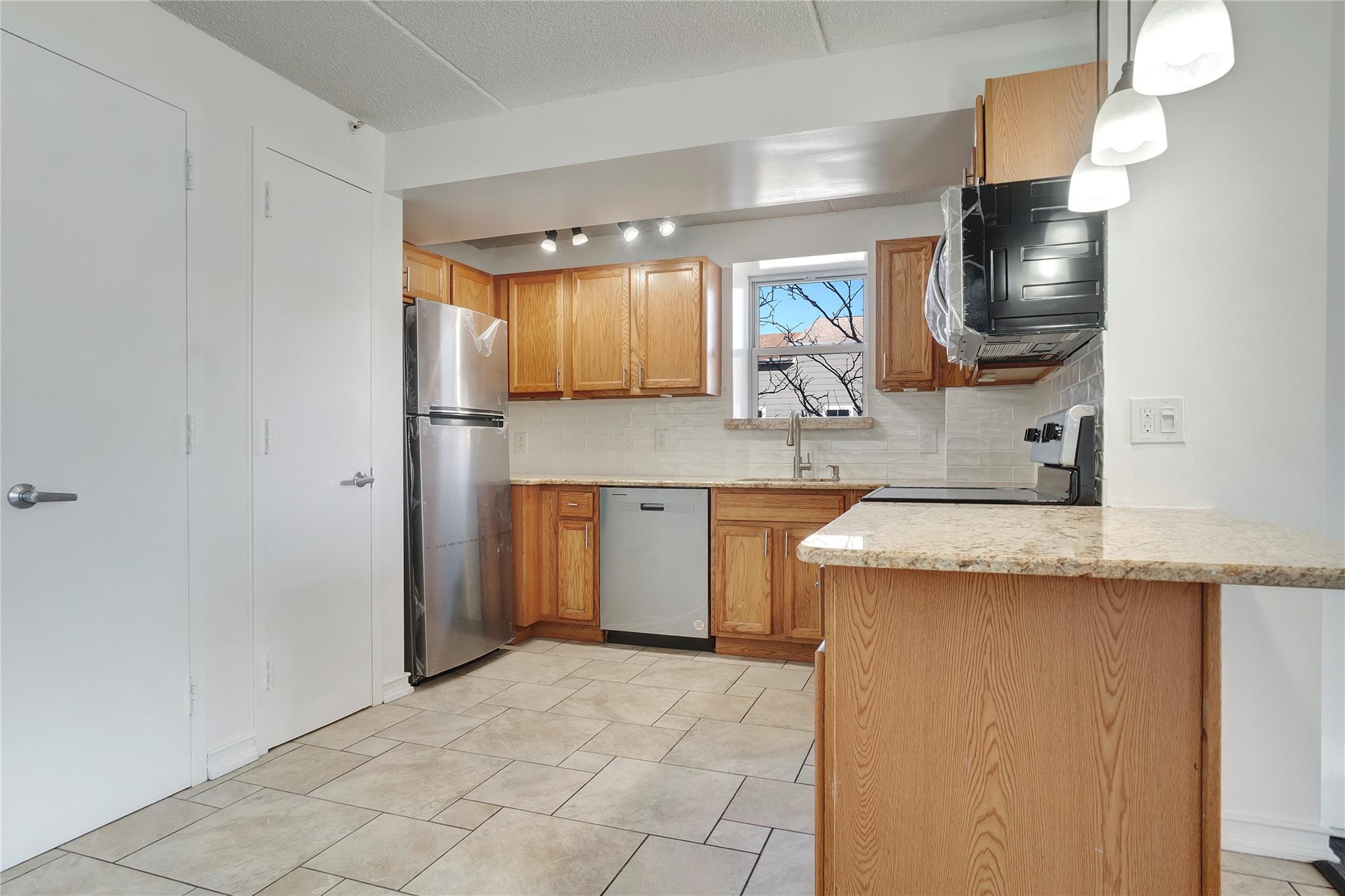 #9 photo, 79-14 Rockaway Beach Boulevard, クイーンズ区 Rockaway Beach , NY 11693