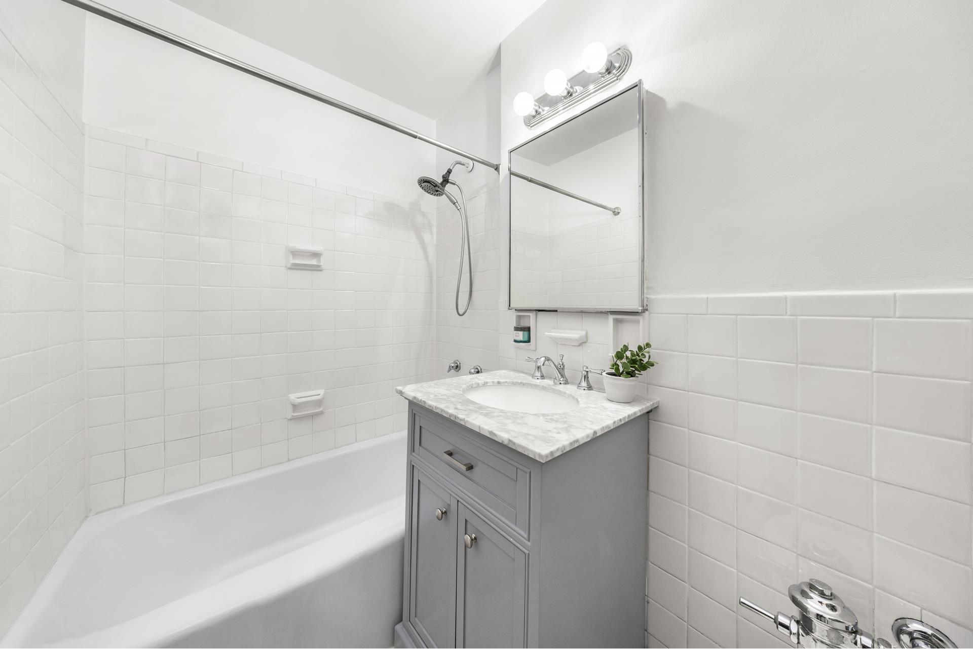 #8 photo, 136 E 56TH Street, マンハッタン Midtown East , NY 10022