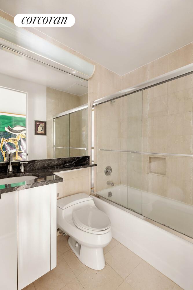 #13 photo, 200 E 69TH Street, マンハッタン Lenox Hill , NY 10021