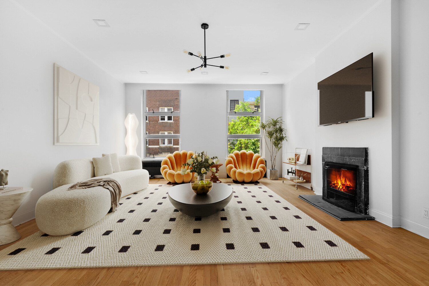 #1 photo, 33 W 9TH Street, マンハッタン Greenwich Village , NY 10011