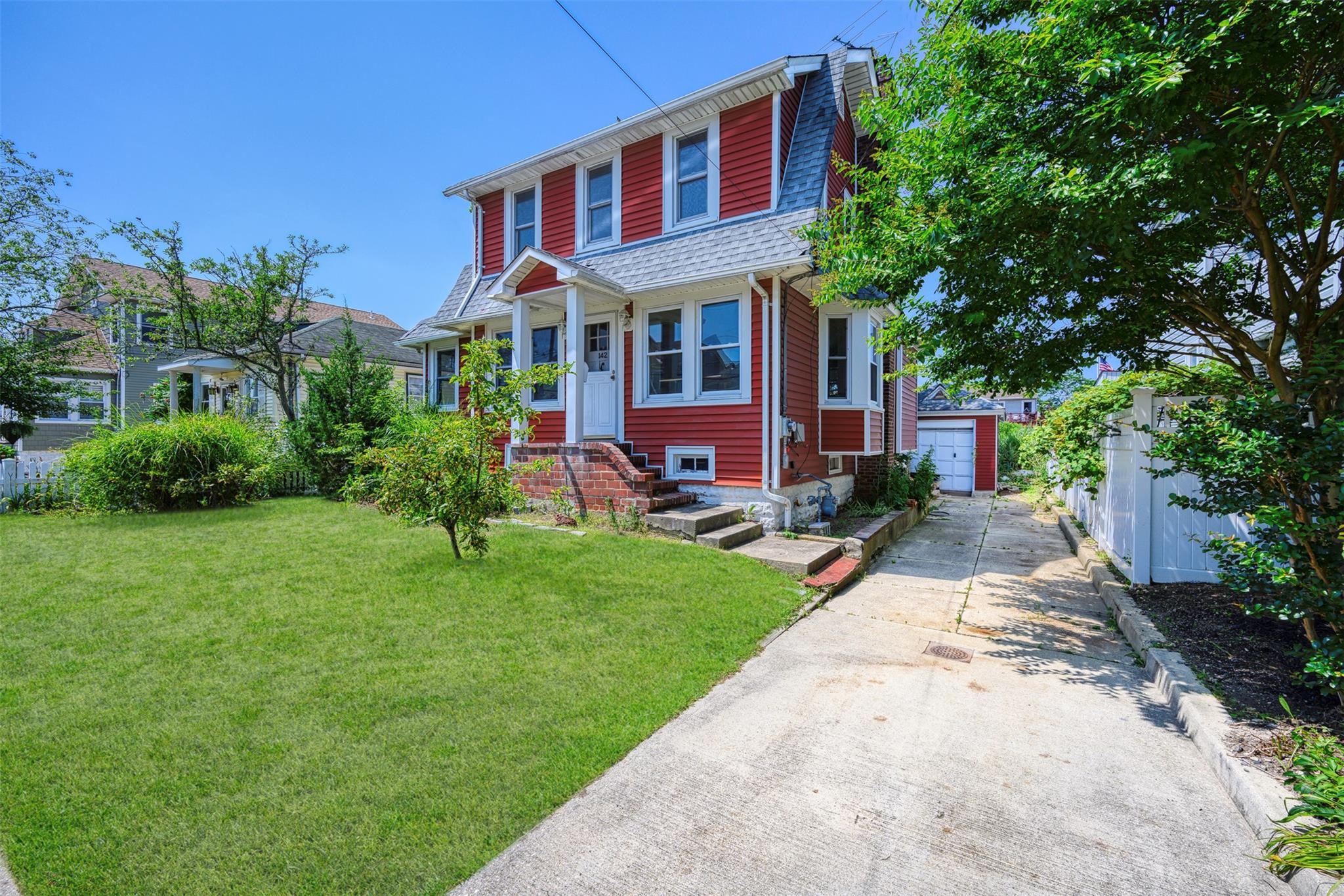 #2 photo, 142 Gordon Place, Freeport , NY 11520