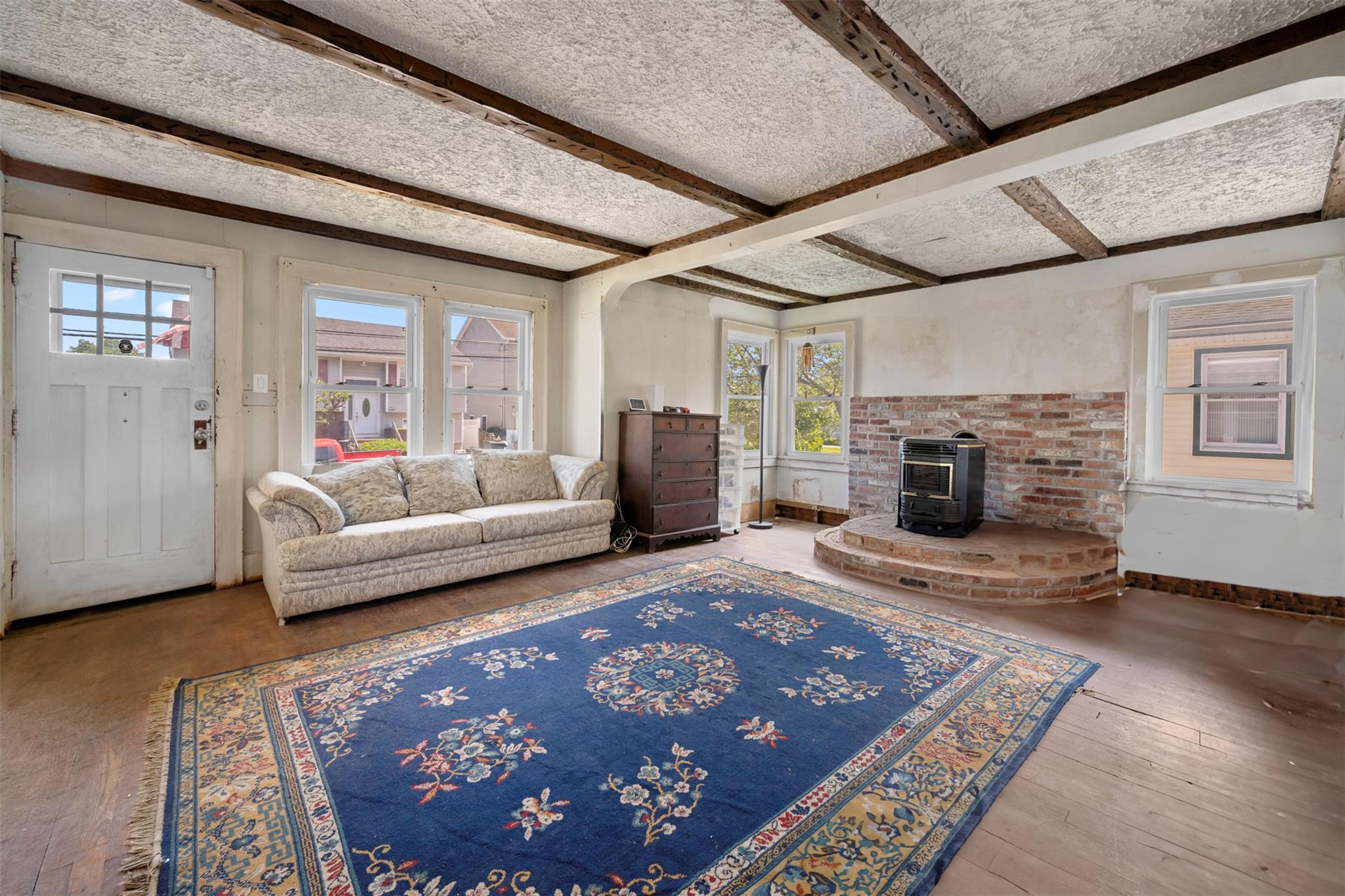 #4 photo, 142 Gordon Place, Freeport , NY 11520