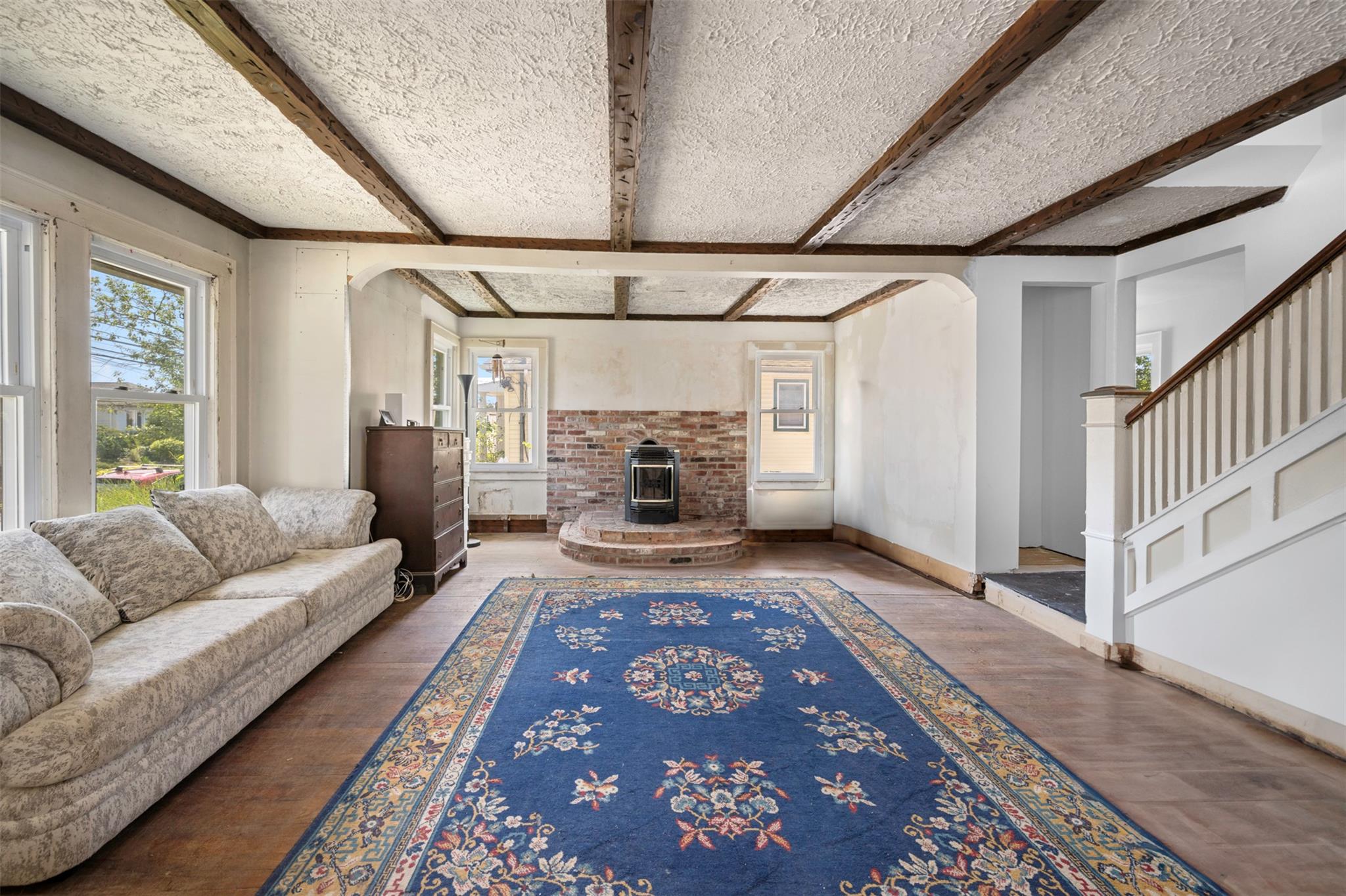 #5 photo, 142 Gordon Place, Freeport , NY 11520