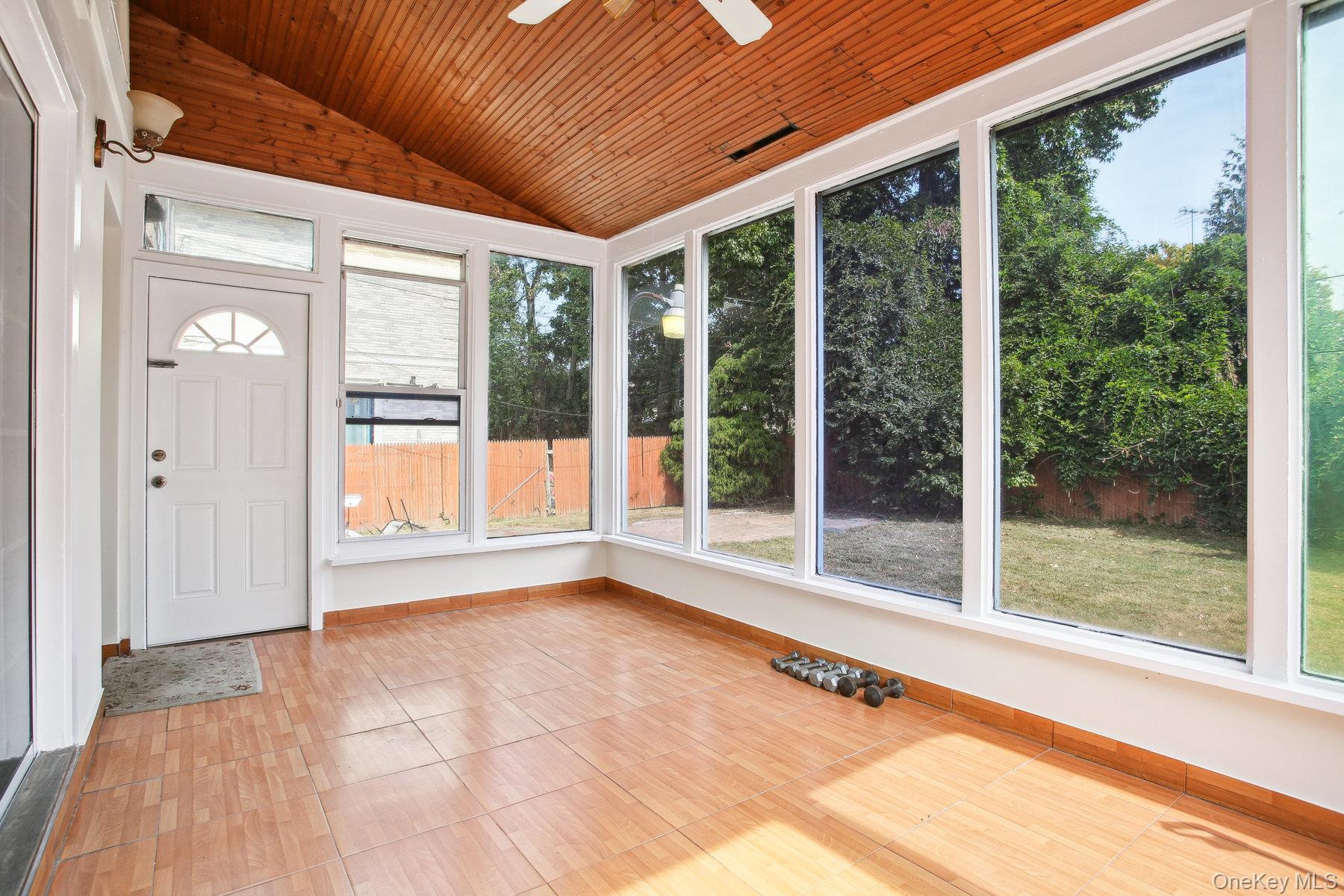 #10 photo, 82-43 213th Street, クイーンズ区 Hollis Hills , NY 11427