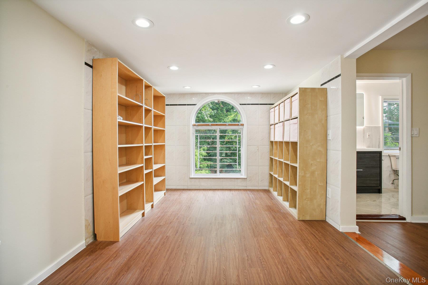 #13 photo, 82-43 213th Street, クイーンズ区 Hollis Hills , NY 11427