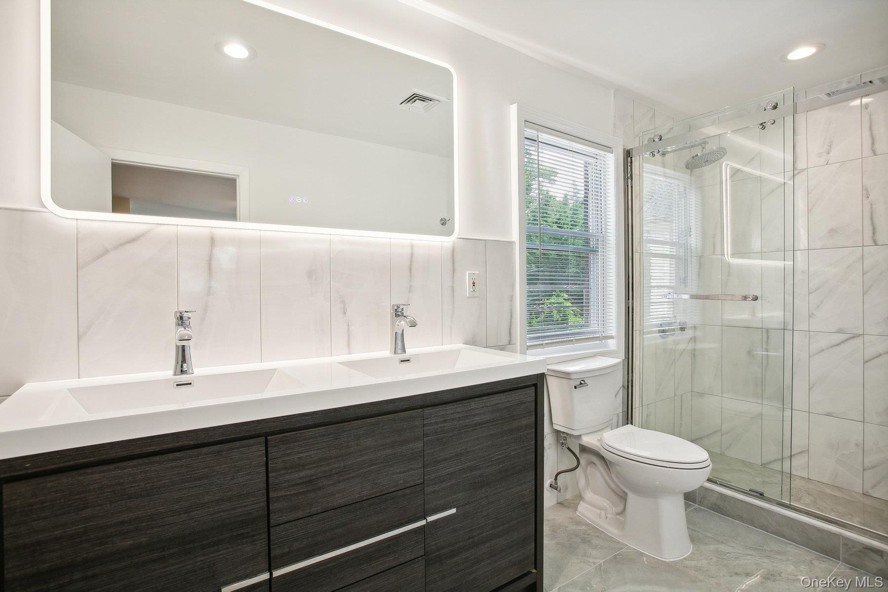 #14 photo, 82-43 213th Street, クイーンズ区 Hollis Hills , NY 11427