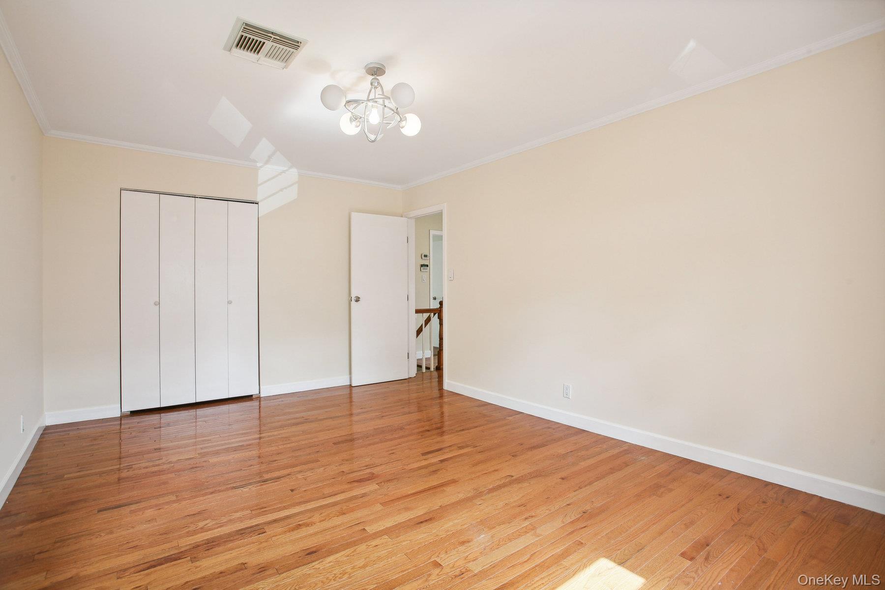 #16 photo, 82-43 213th Street, クイーンズ区 Hollis Hills , NY 11427