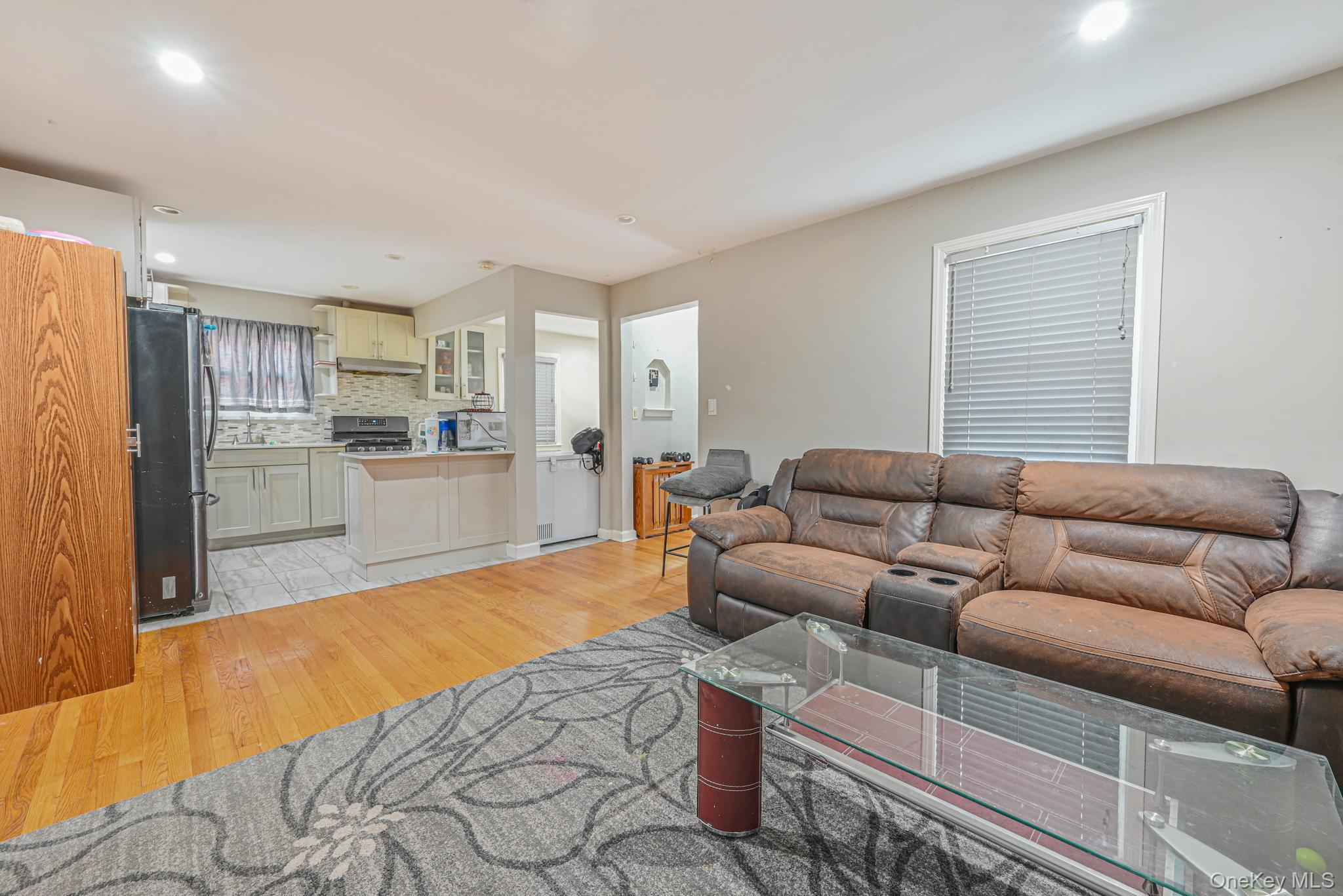 #7 photo, 216 Home Street, Valley Stream , NY 11580