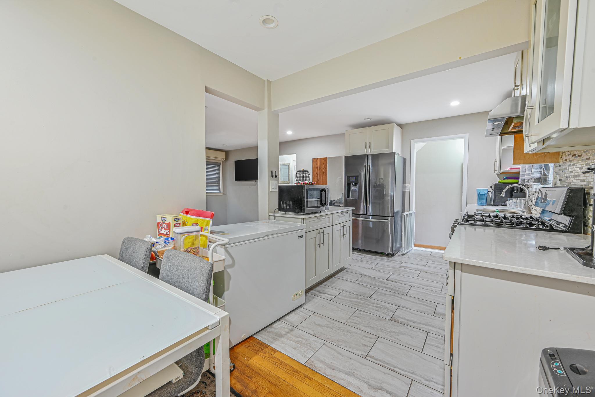 #9 photo, 216 Home Street, Valley Stream , NY 11580