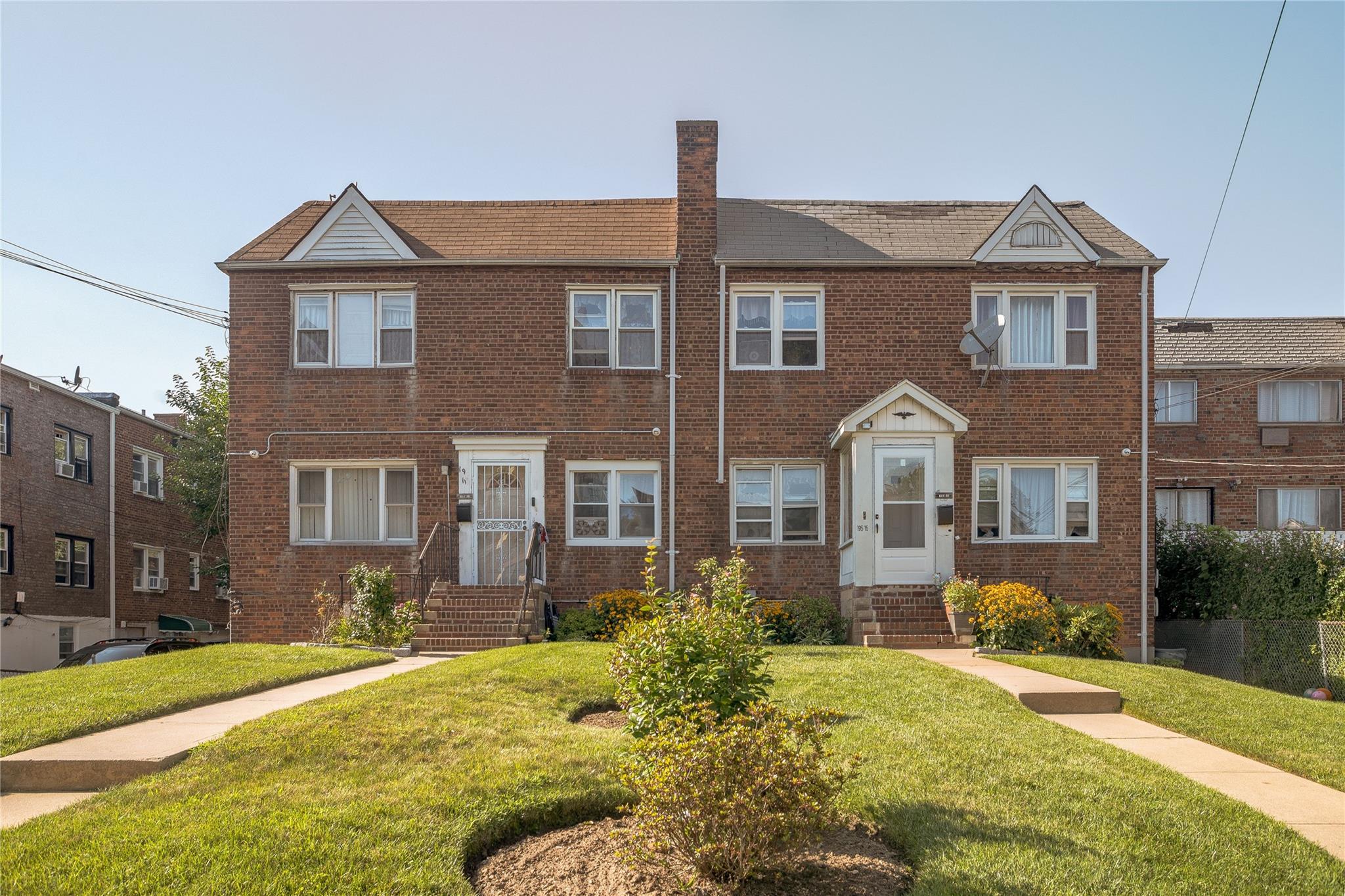 #1 photo, 19511 Woodhull Avenue, クイーンズ区 Hollis , NY 11423