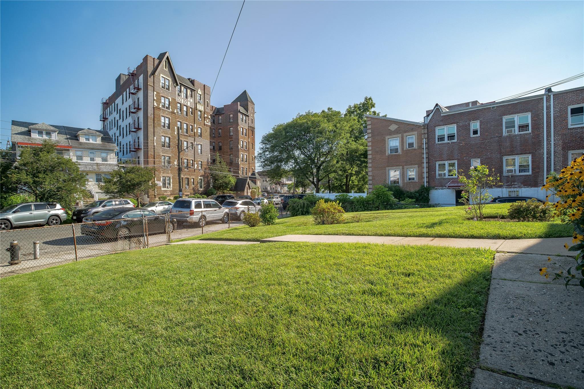 #6 photo, 19511 Woodhull Avenue, クイーンズ区 Hollis , NY 11423