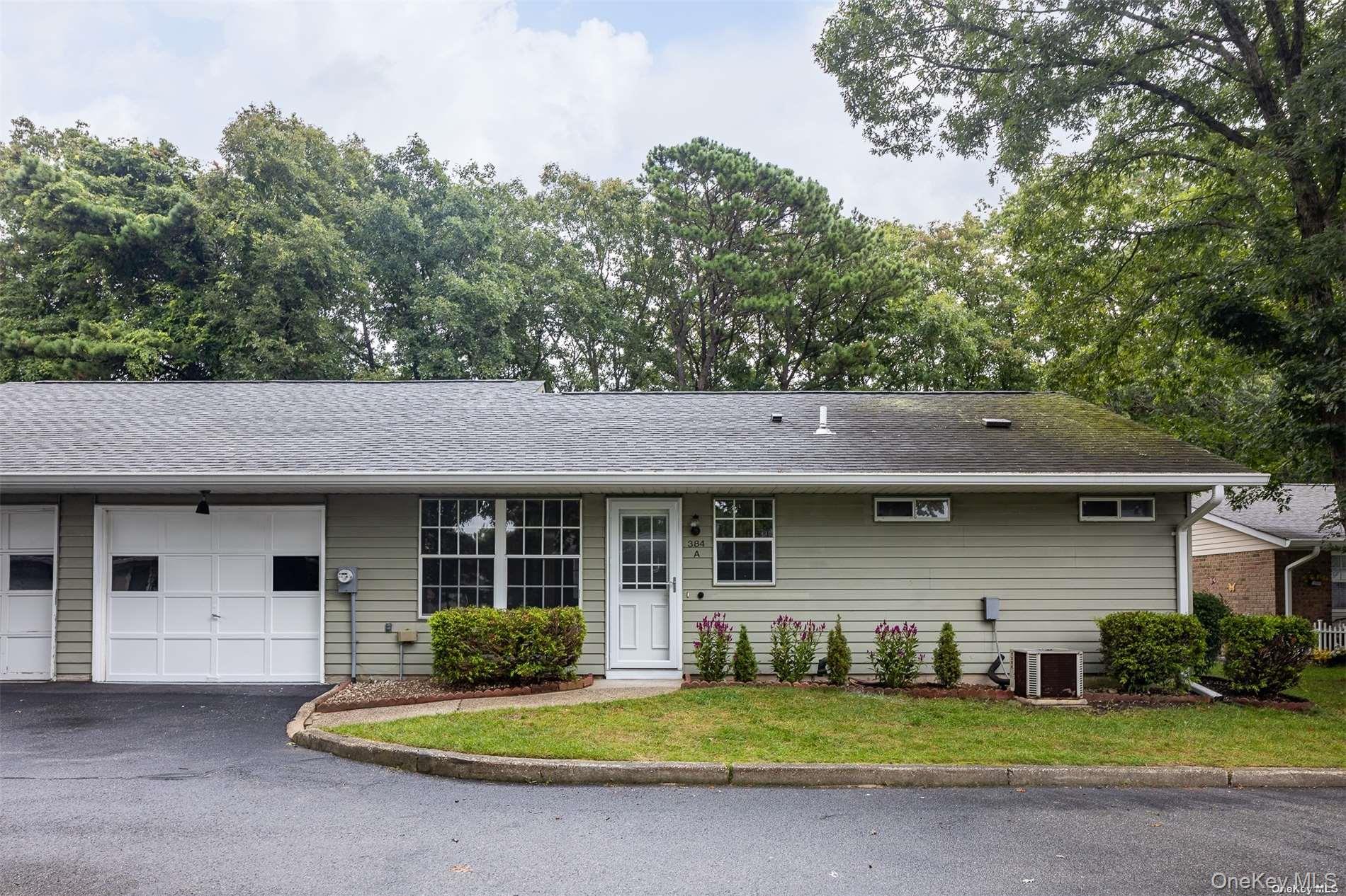 #1 photo, 384 Woodbridge Drive, 東長島 Ridge , NY 11961