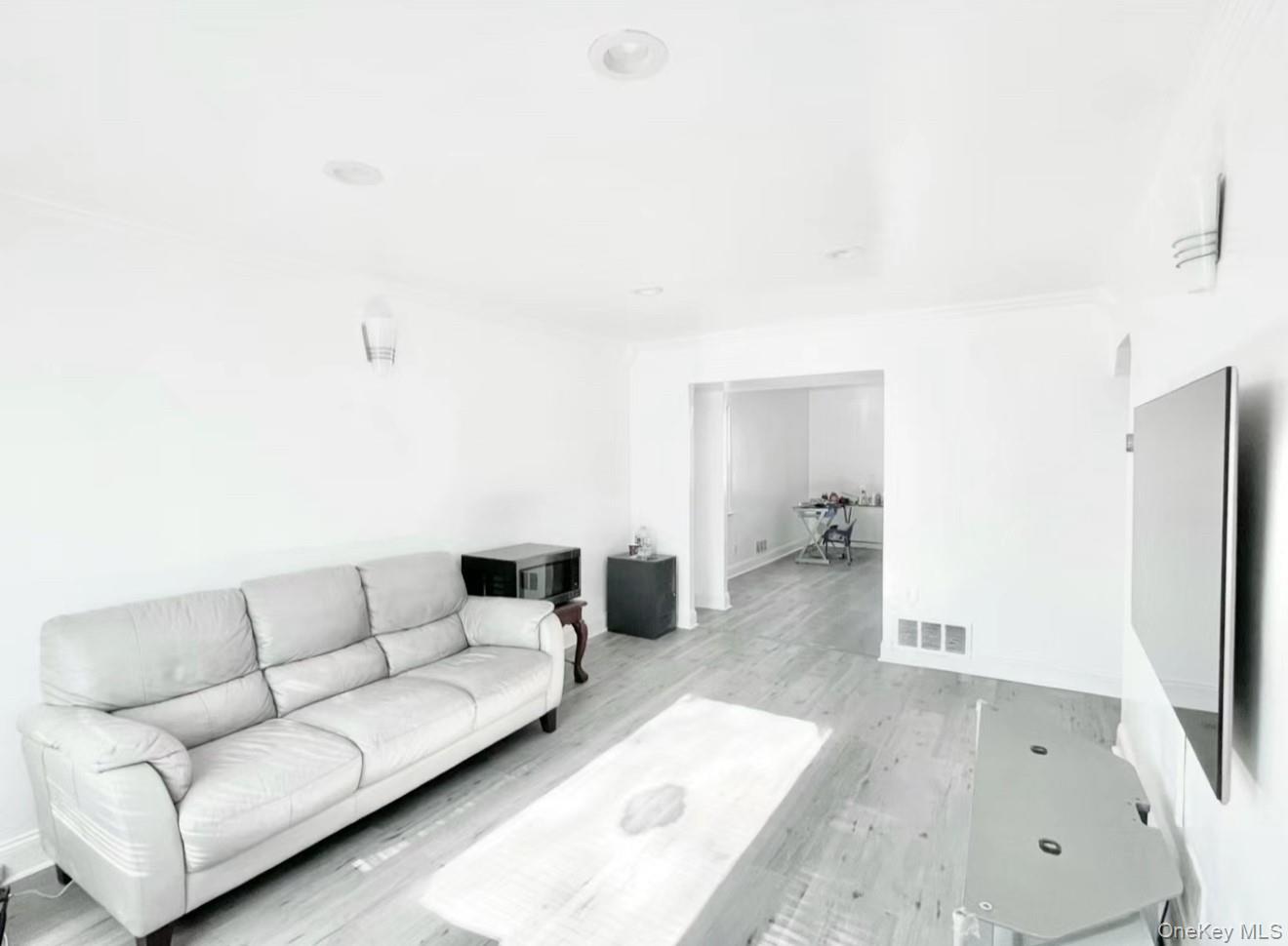 #4 photo, 162-15 77 Avenue, Fresh Meadows , NY 11366