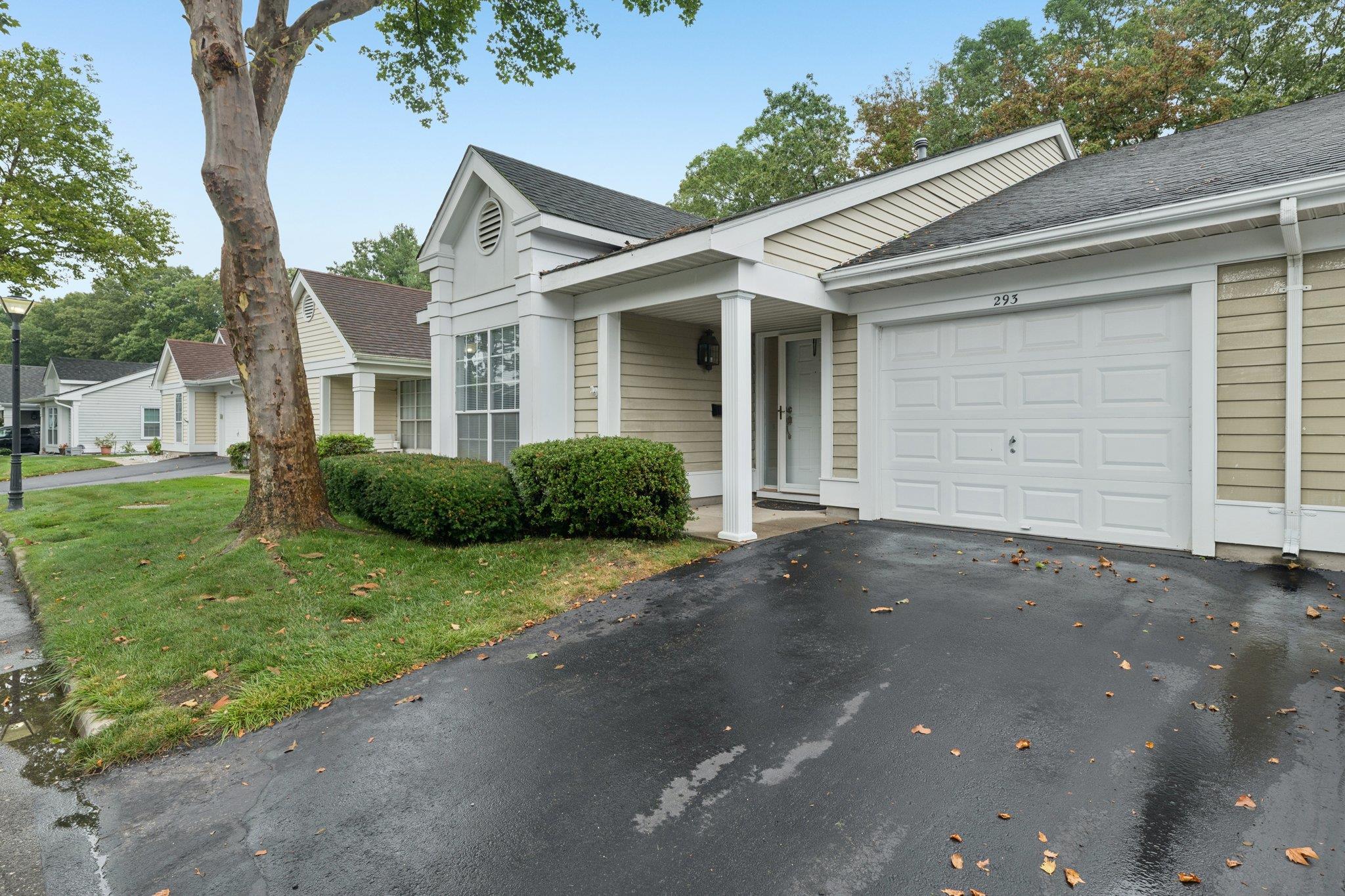 #1 photo, 293 Glen Drive, 東長島 Ridge , NY 11961