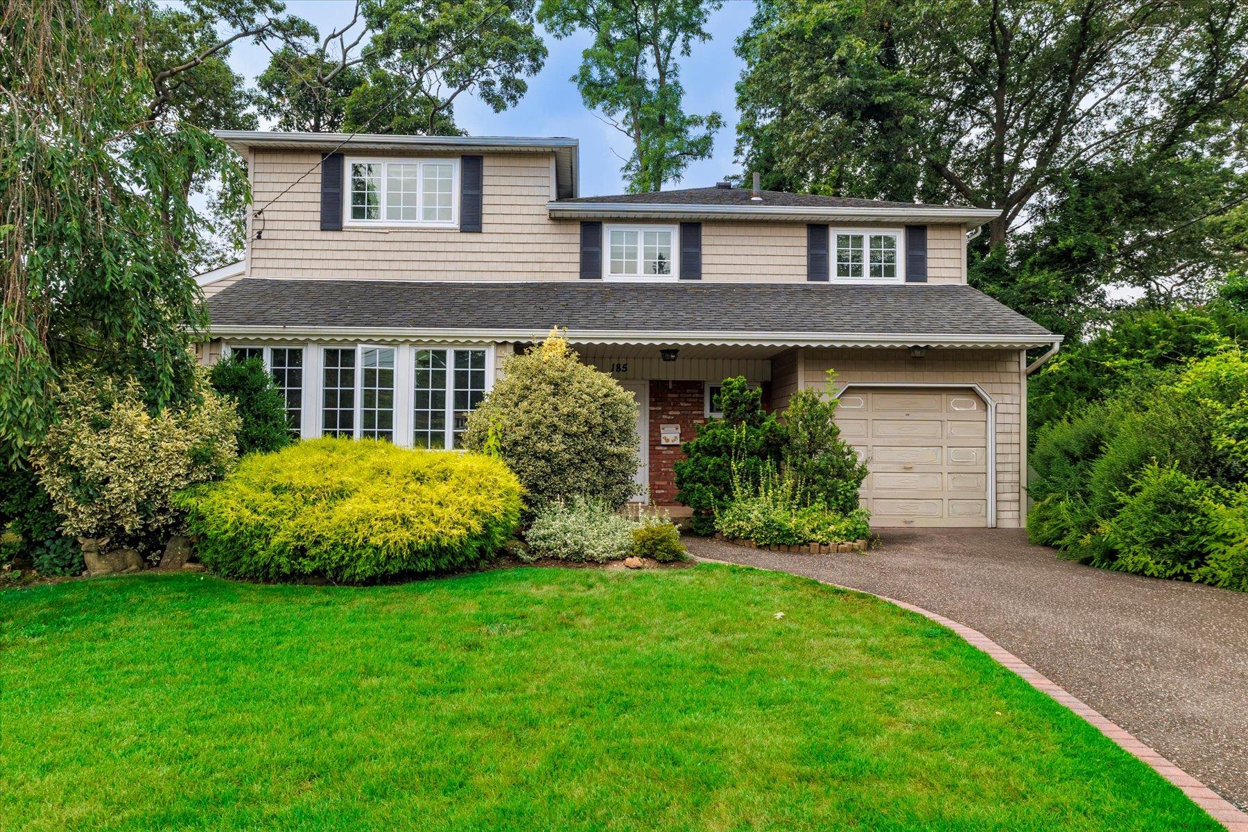 #1 photo, 185 Maxine Court, West Hempstead , NY 11552