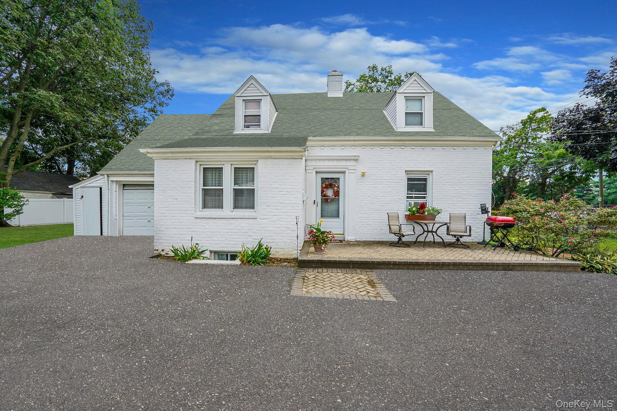 #1 photo, 42 Sunset Drive, Hempstead , NY 11550