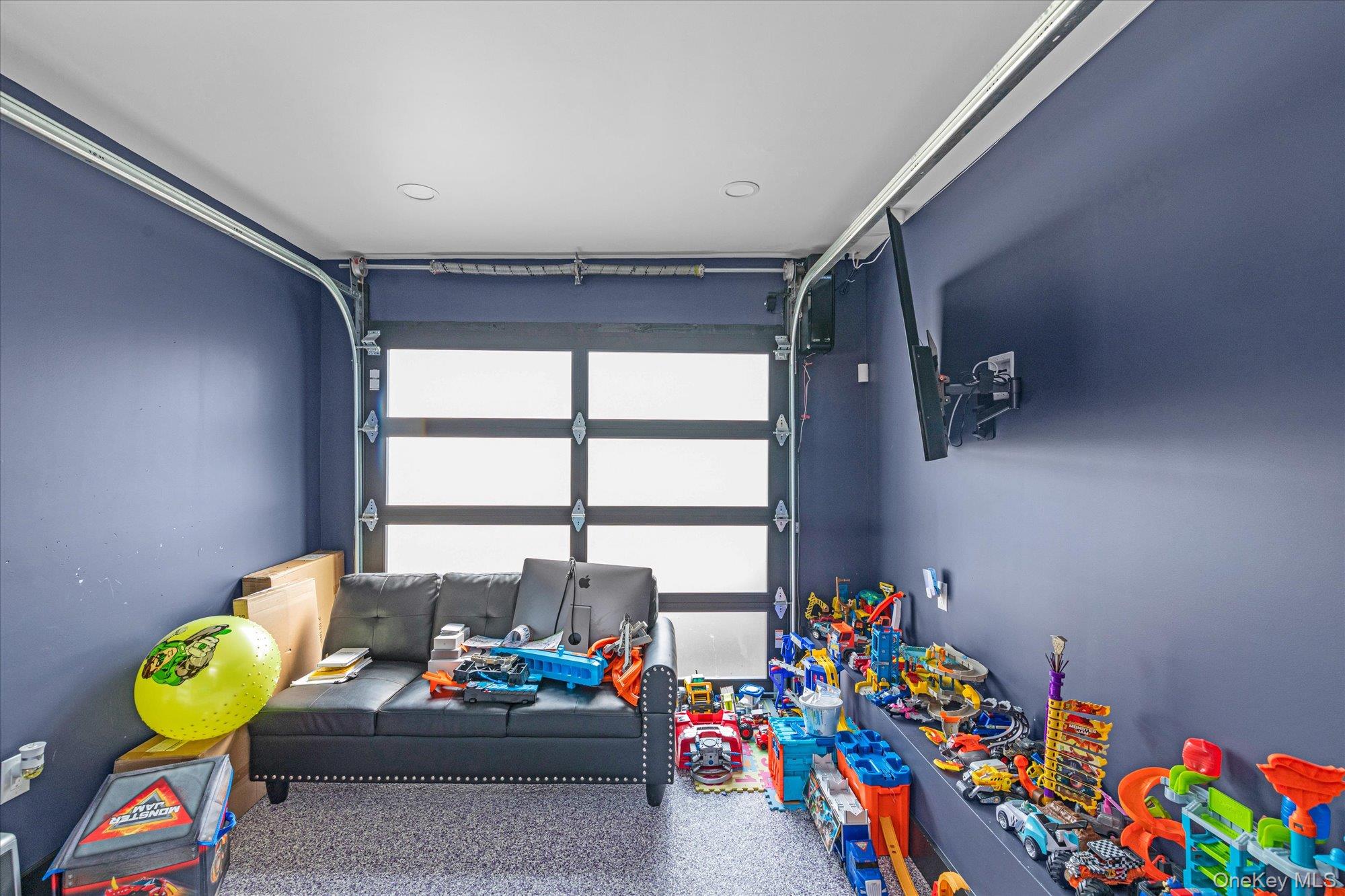 #10 photo, 190 Commonwealth Street, Franklin Square , NY 11010