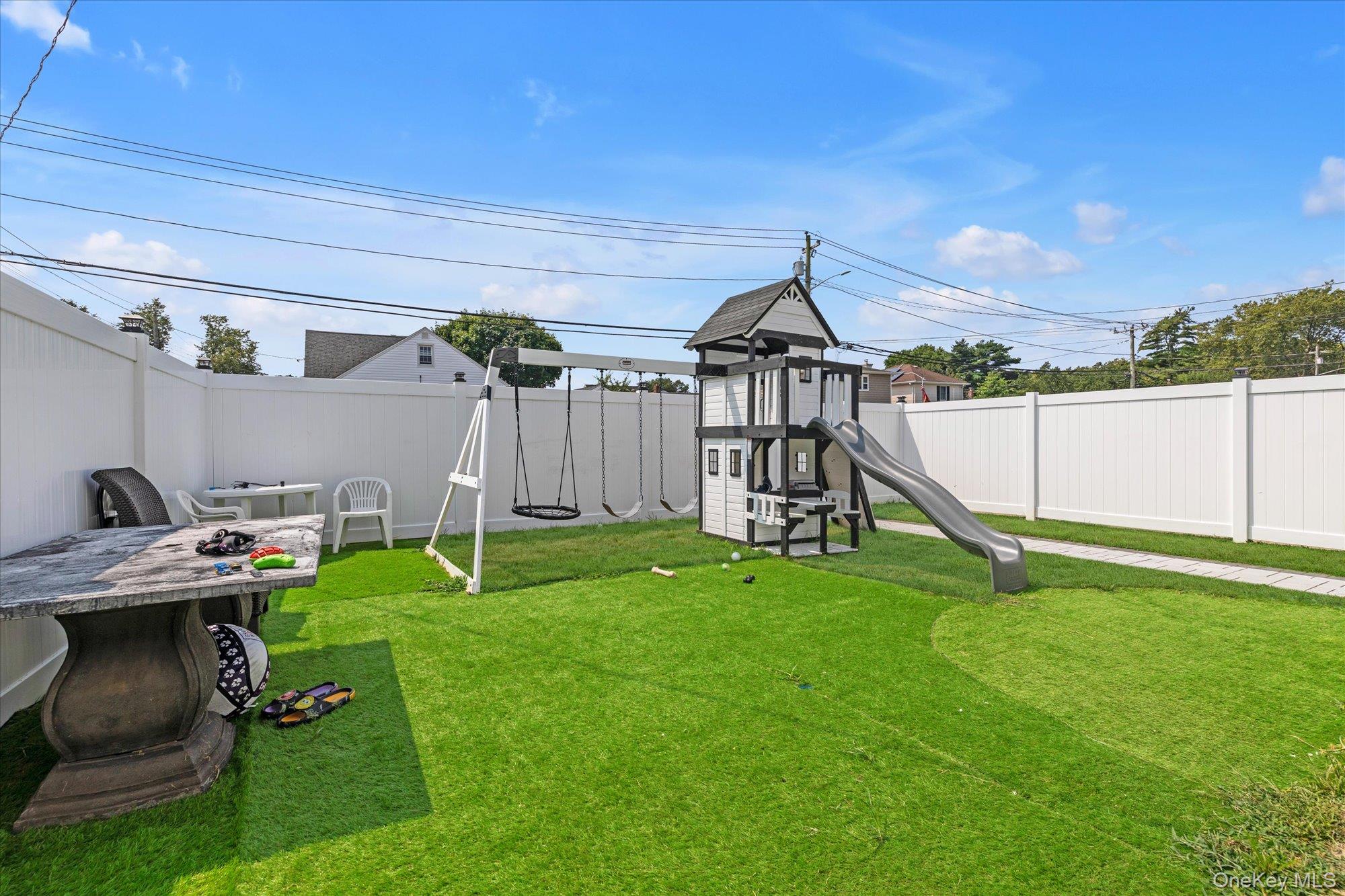 #13 photo, 190 Commonwealth Street, Franklin Square , NY 11010