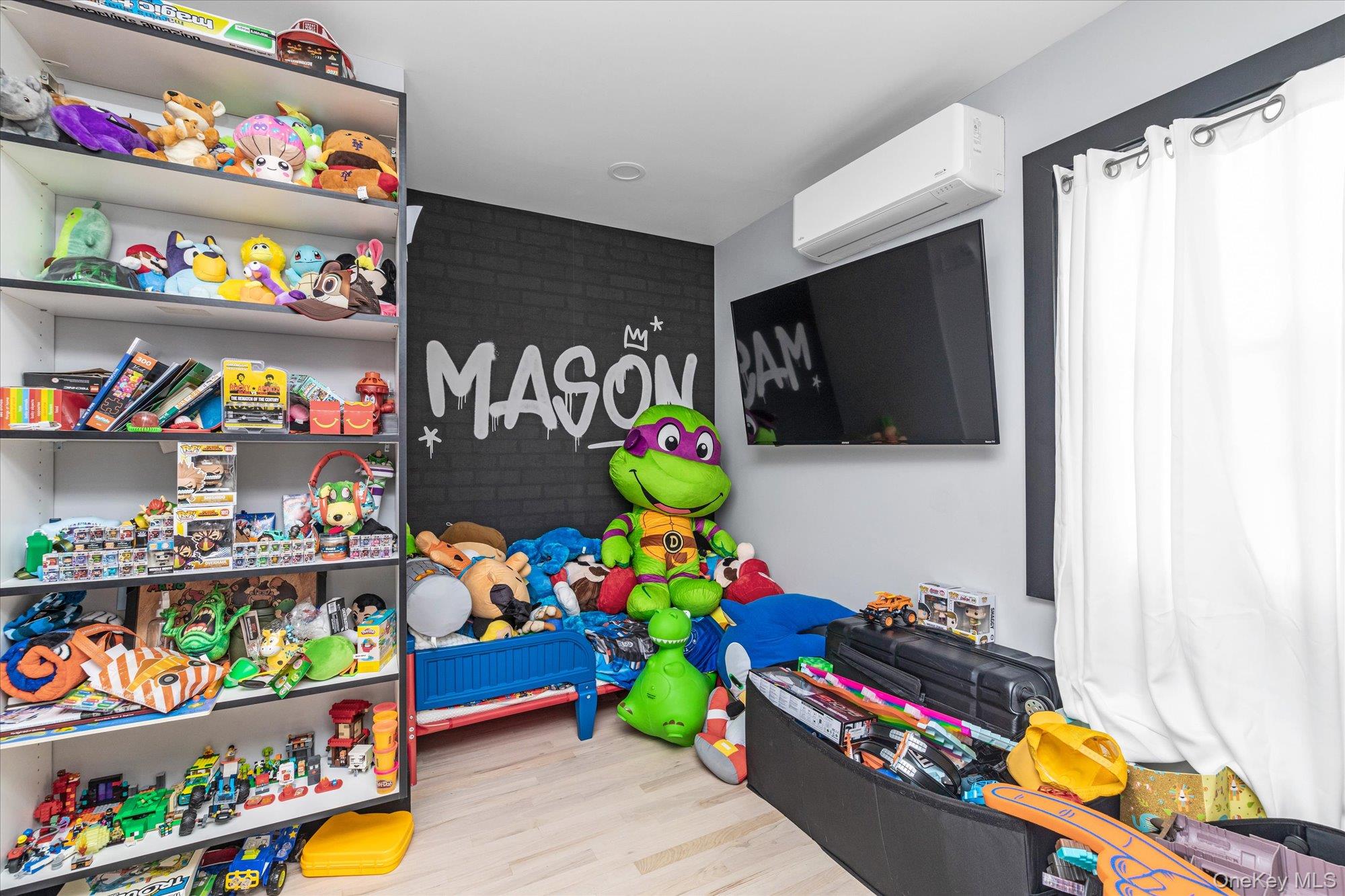 #7 photo, 190 Commonwealth Street, Franklin Square , NY 11010