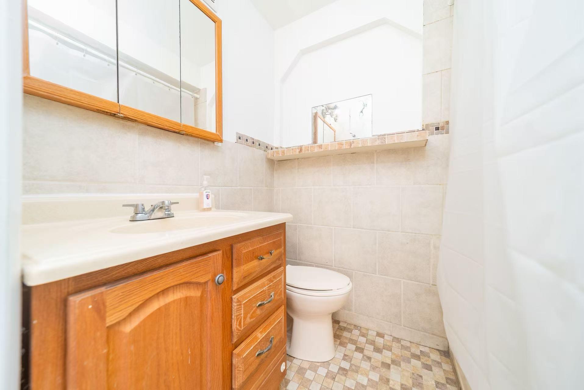 #12 photo, 536 Throgs Neck Expressway, ブロンクス区 Bronx , NY 10465