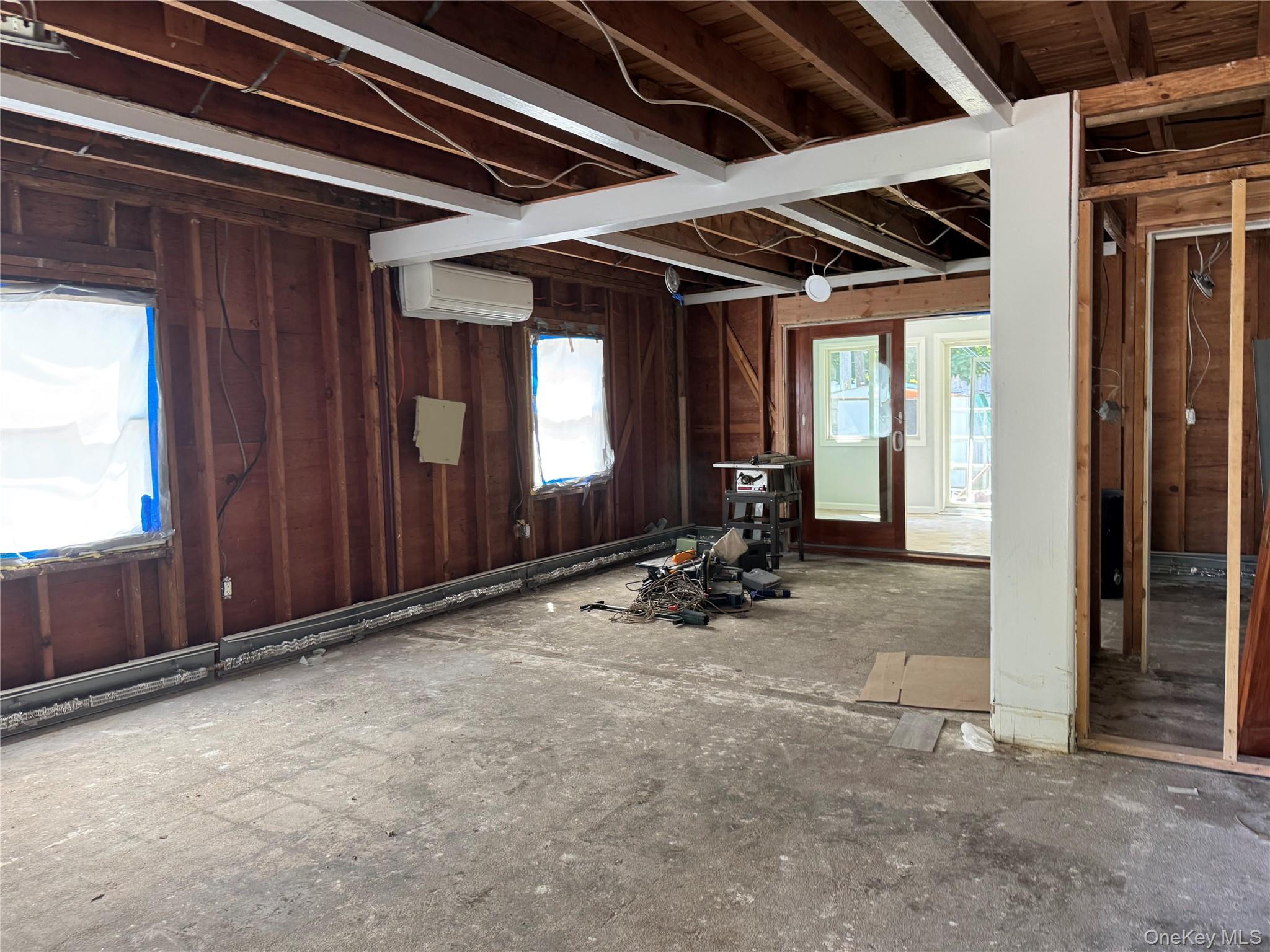 #11 photo, 332 Jamaica Boulevard, ناسو Carle Place , NY 11514