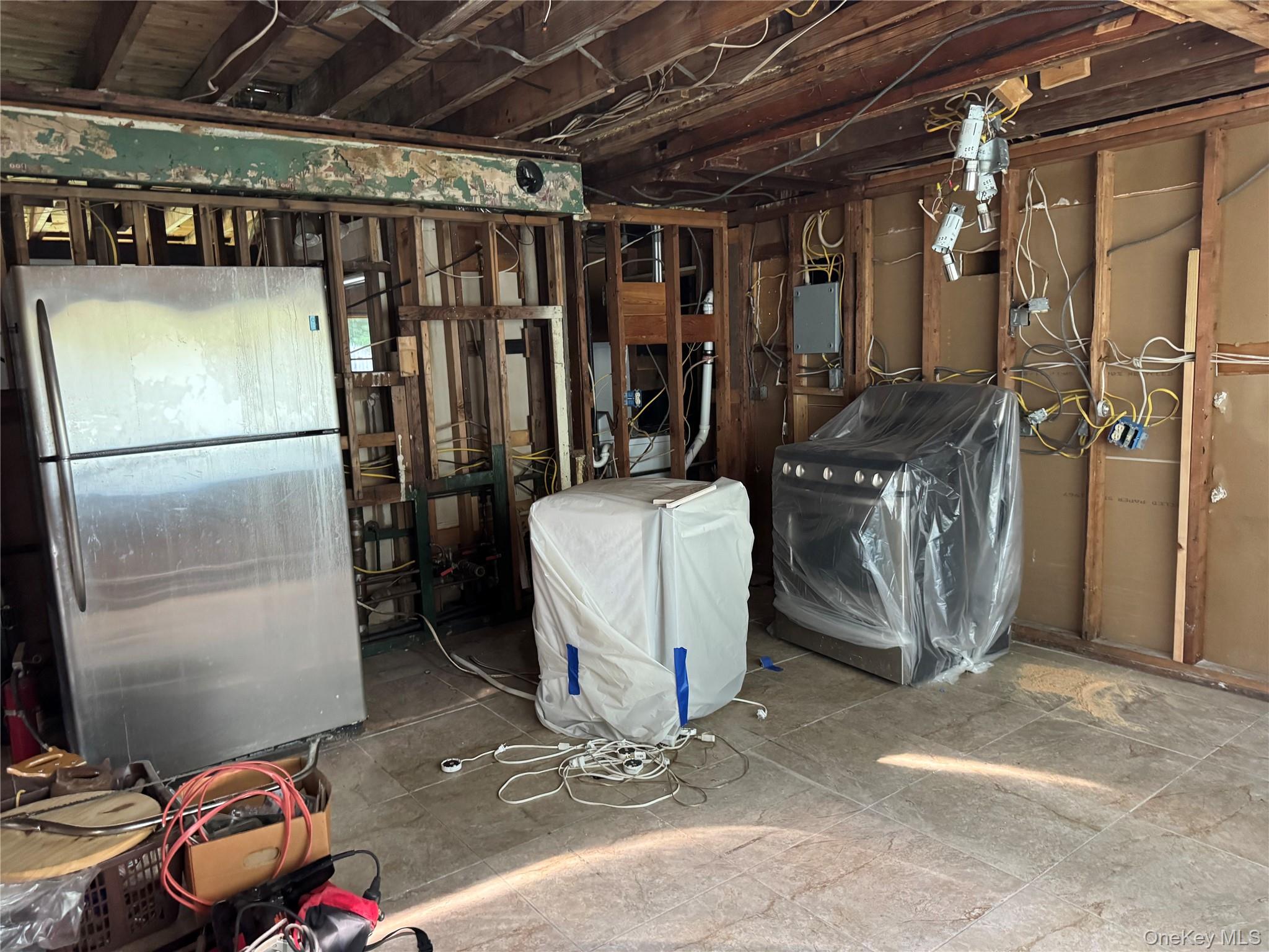 #12 photo, 332 Jamaica Boulevard, ناسو Carle Place , NY 11514