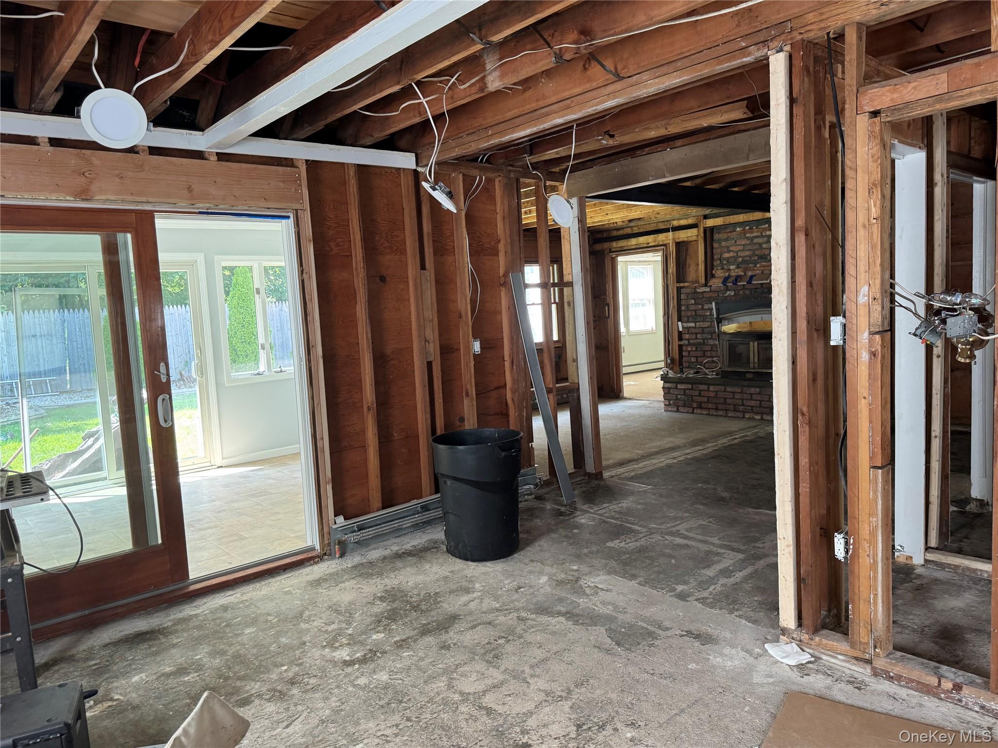 #13 photo, 332 Jamaica Boulevard, ناسو Carle Place , NY 11514