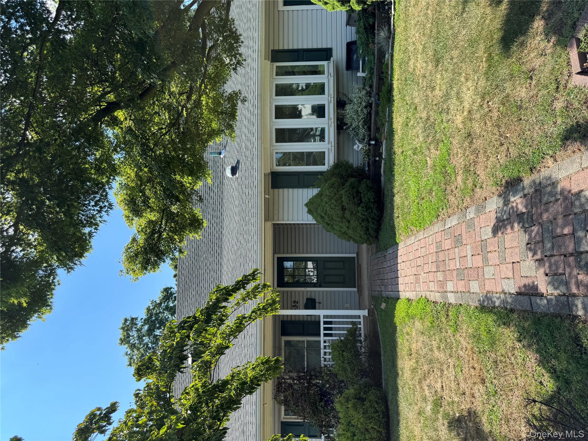 #3 photo, 332 Jamaica Boulevard, ناسو Carle Place , NY 11514