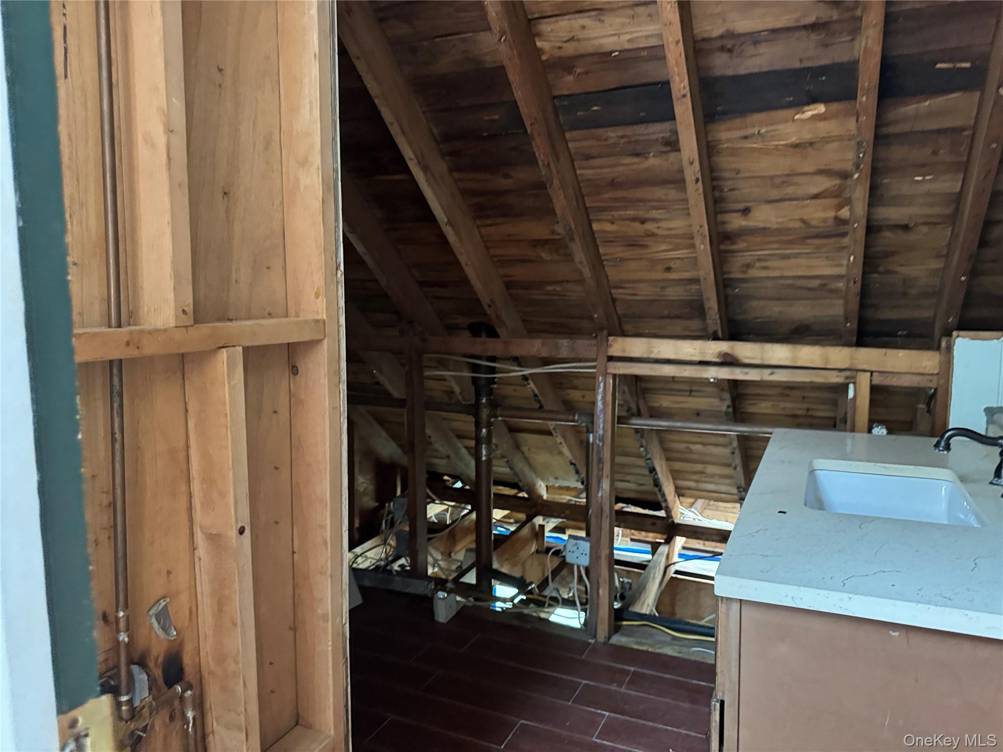 #9 photo, 332 Jamaica Boulevard, ناسو Carle Place , NY 11514