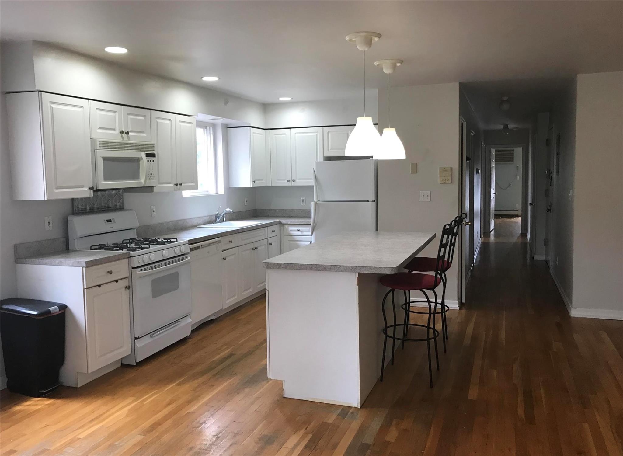 #3 photo, 7746 79th Street, クイーンズ区 Glendale , NY 11385