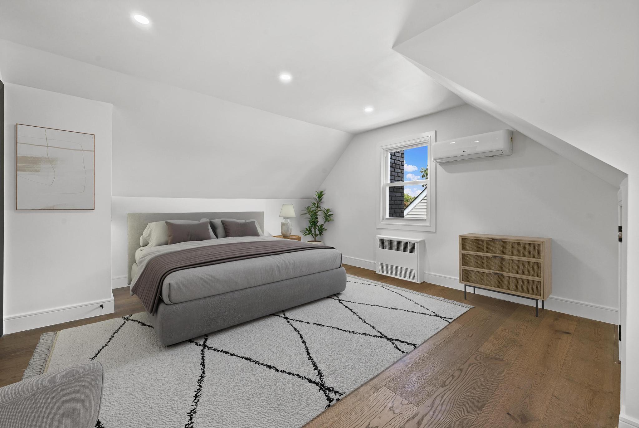 #19 photo, 747 New Street, Uniondale , NY 11553