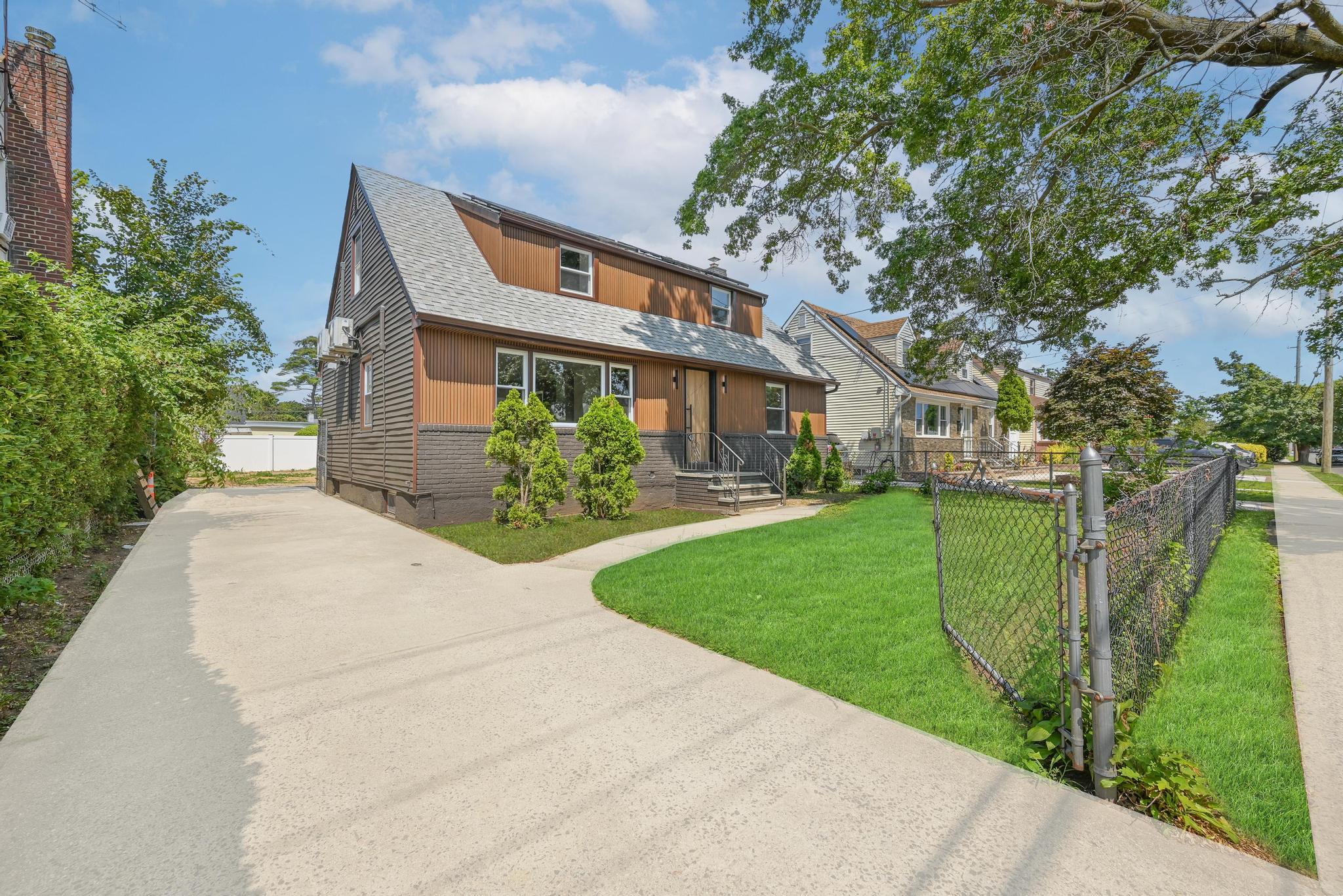 #2 photo, 747 New Street, Uniondale , NY 11553