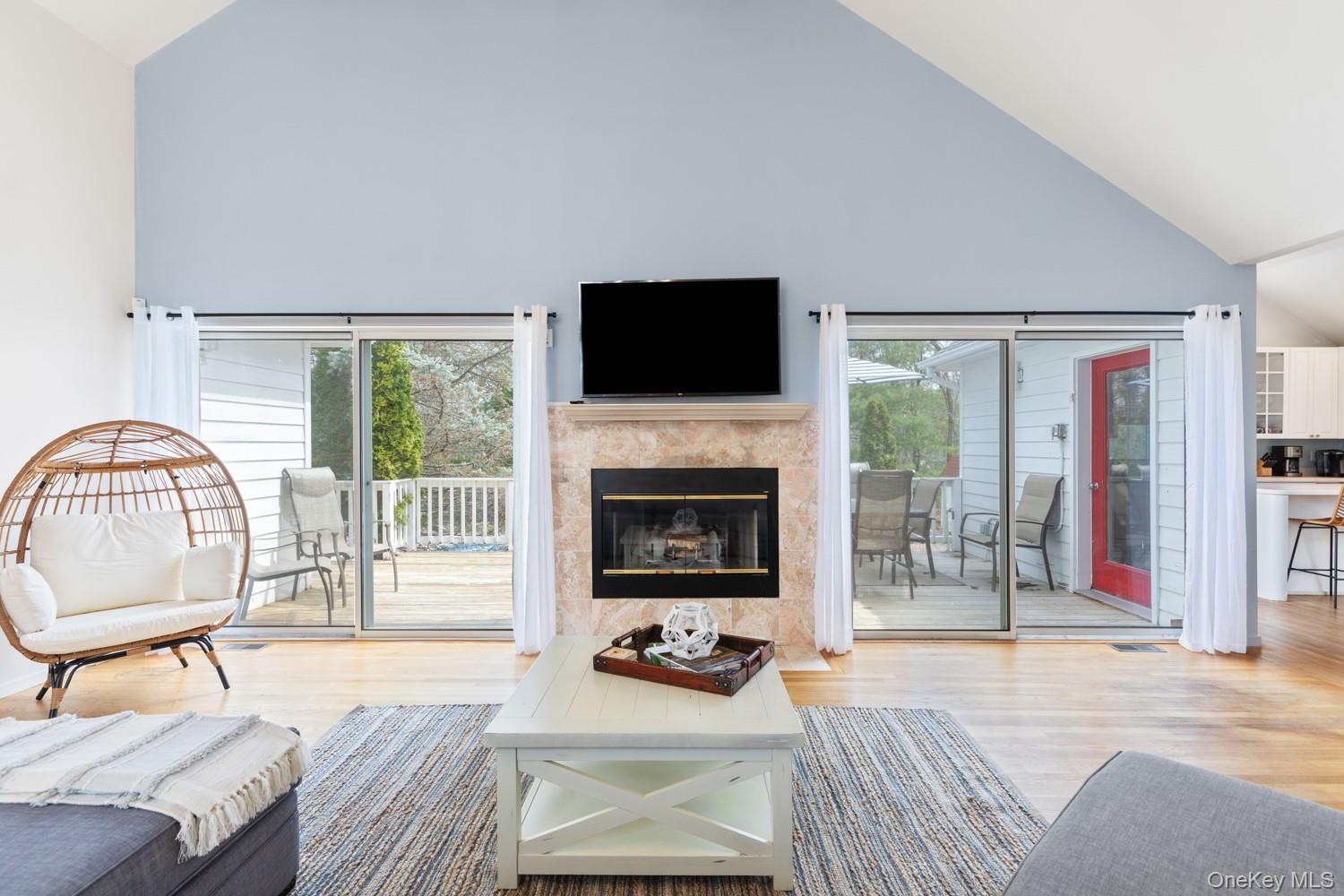 #10 photo, 12 Douglas Court, サフォーク郡 Hampton Bays , NY 11946