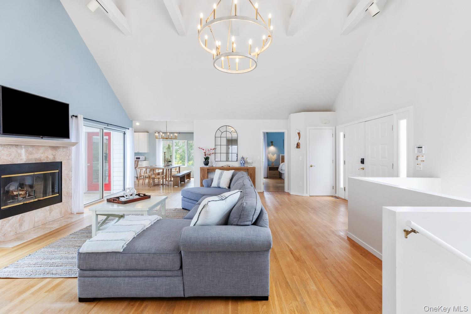 #11 photo, 12 Douglas Court, サフォーク郡 Hampton Bays , NY 11946