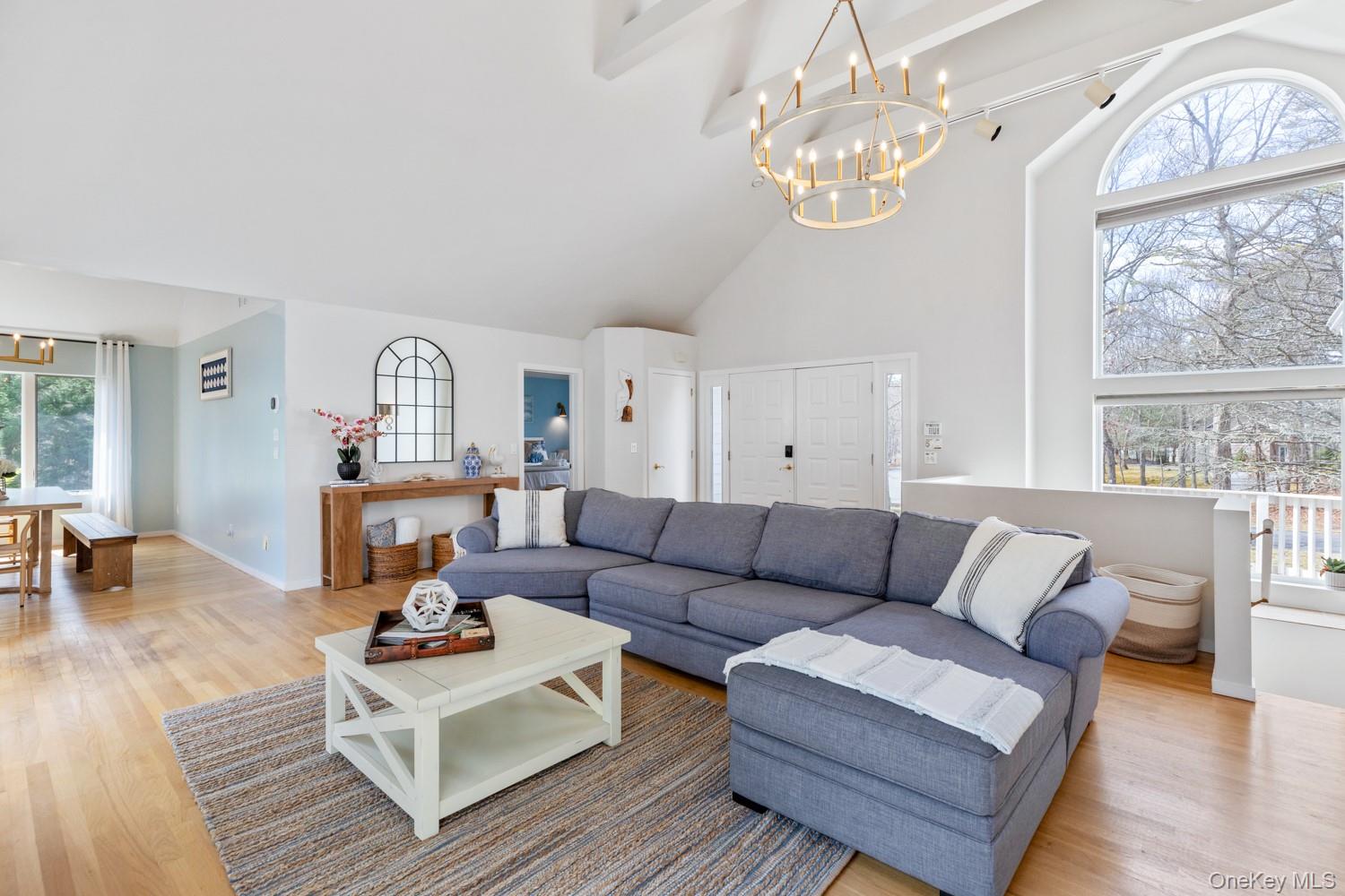 #12 photo, 12 Douglas Court, サフォーク郡 Hampton Bays , NY 11946