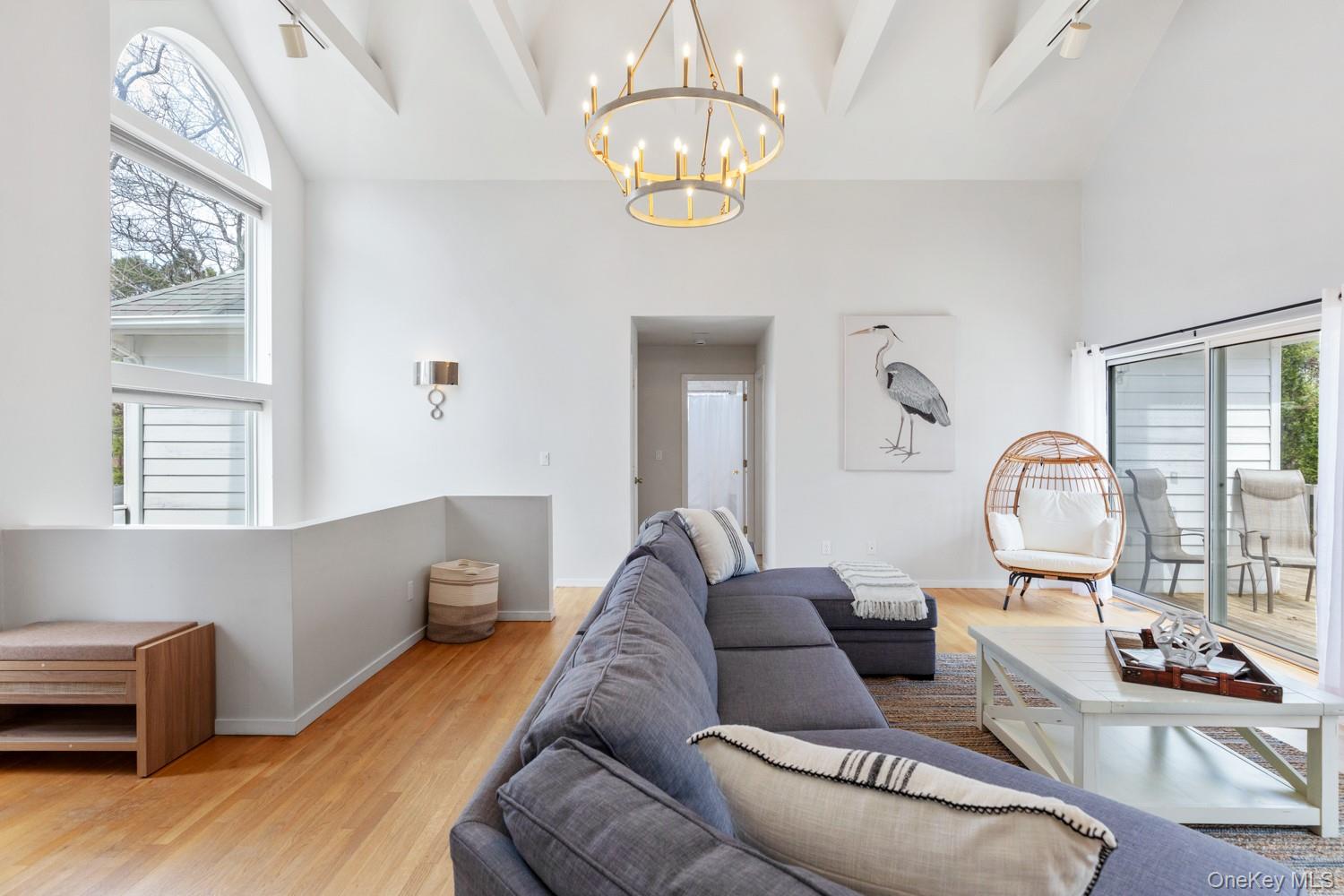 #14 photo, 12 Douglas Court, サフォーク郡 Hampton Bays , NY 11946