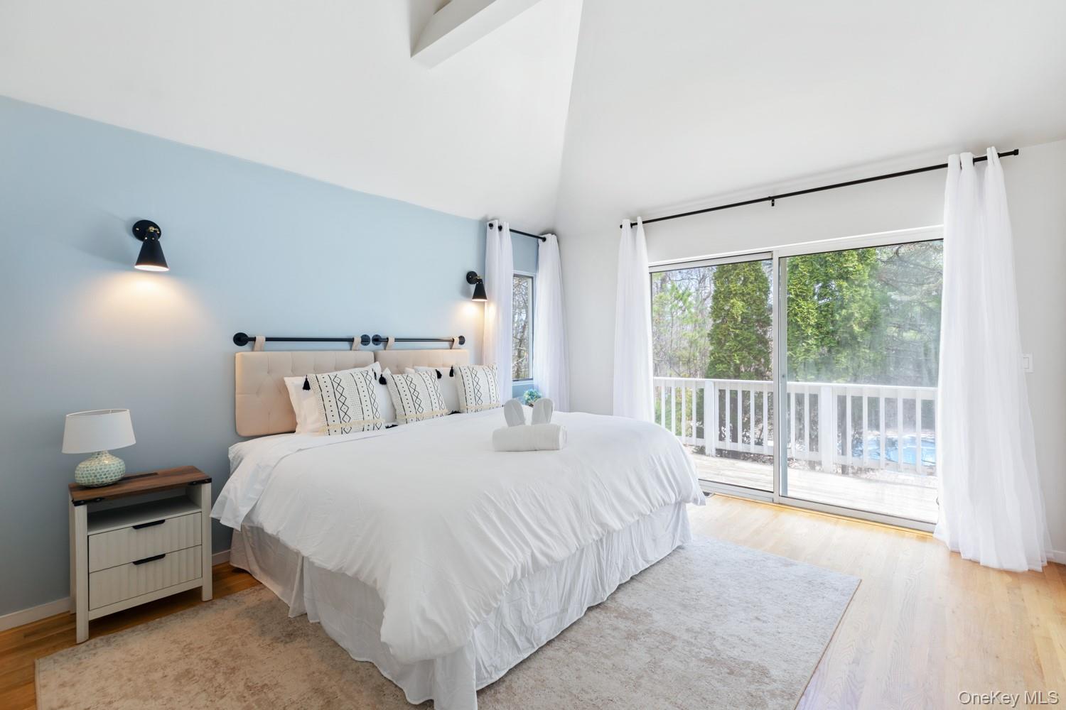 #18 photo, 12 Douglas Court, サフォーク郡 Hampton Bays , NY 11946