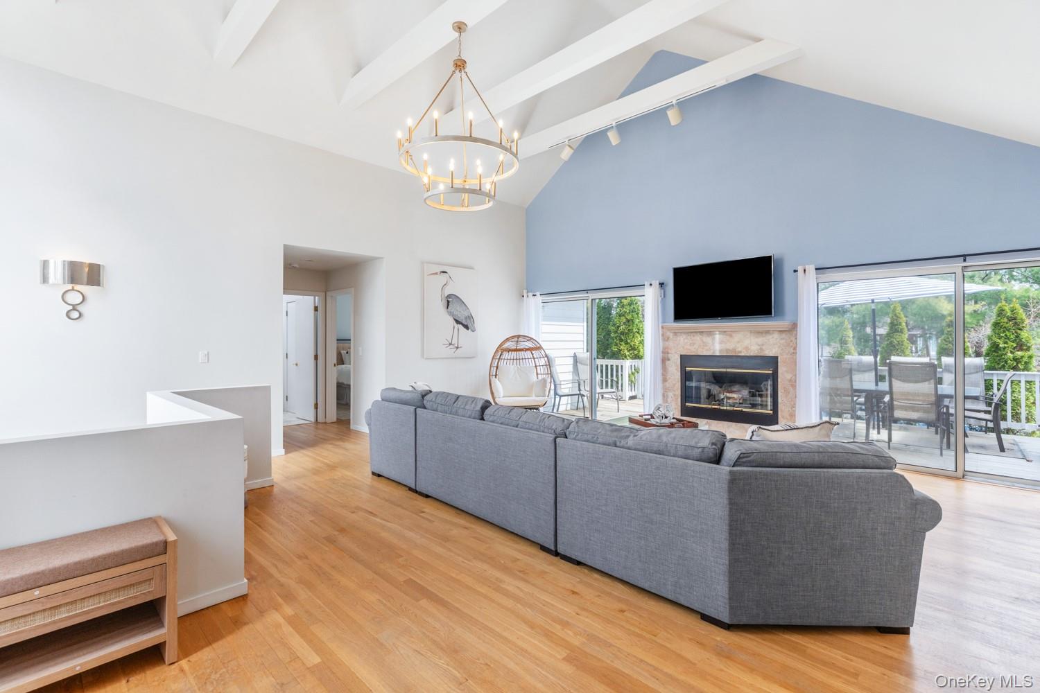 #9 photo, 12 Douglas Court, サフォーク郡 Hampton Bays , NY 11946