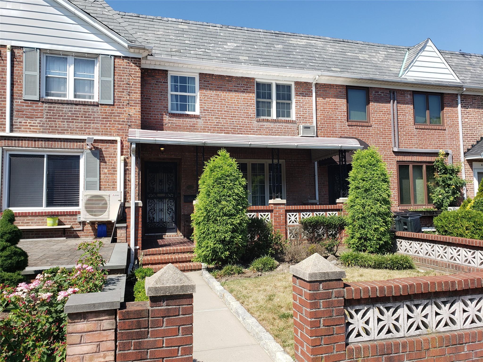 #1 photo, 61-16 81st Street, كوينز Middle Village , NY 11379